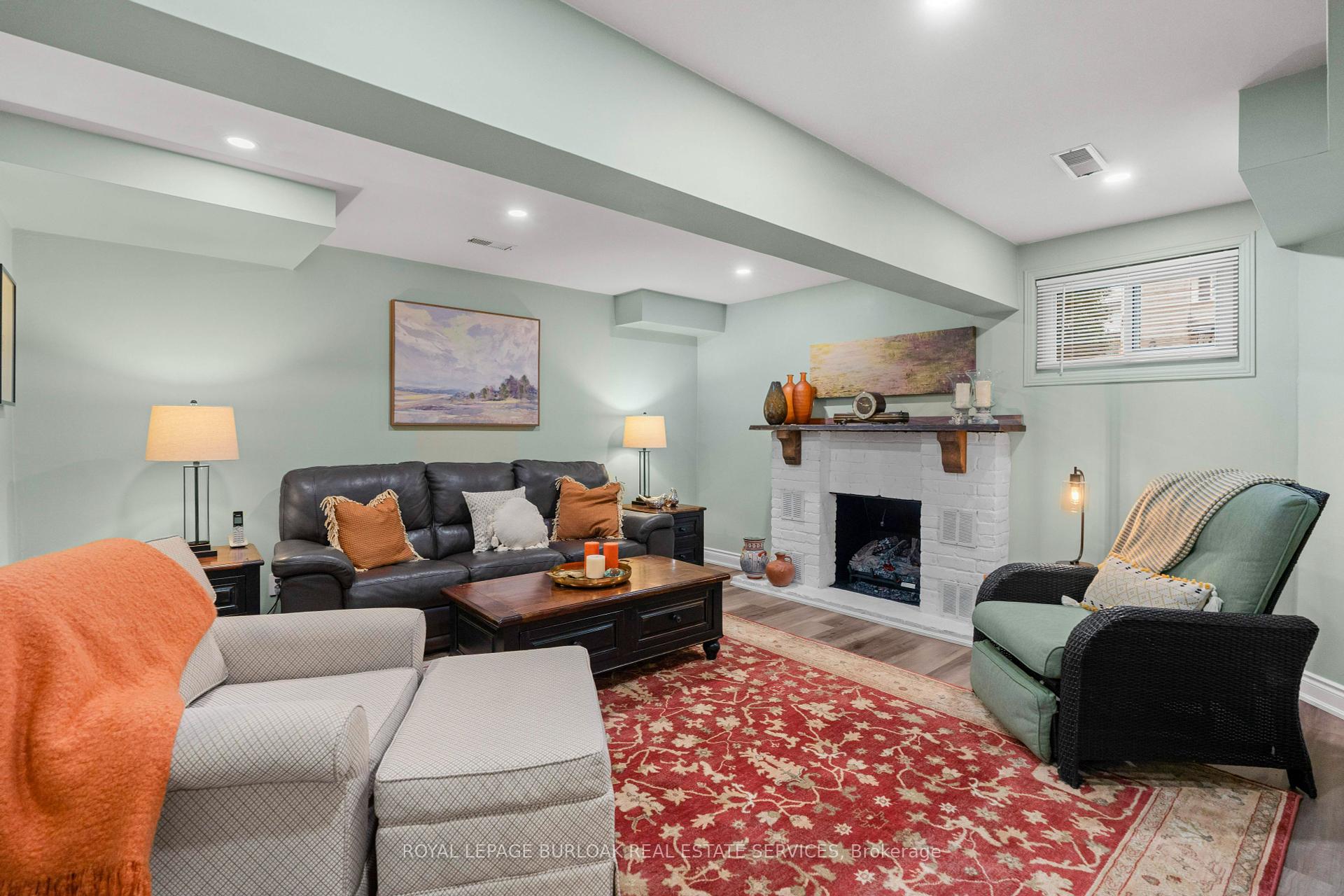 3 Bedrooms Condo at 1508 Upper Middle, Burlington For sale