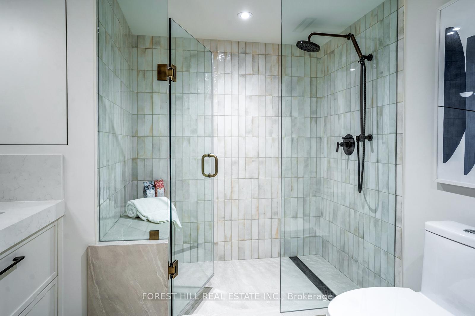 2 Bedrooms Condo at 1166 Bay, Toronto For sale