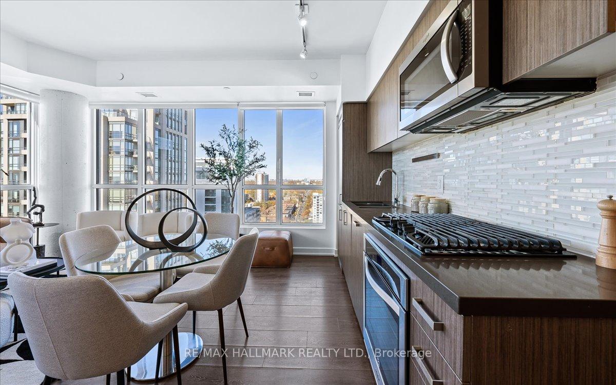 2 Bedrooms Condo at 501 St Clair, Toronto For sale