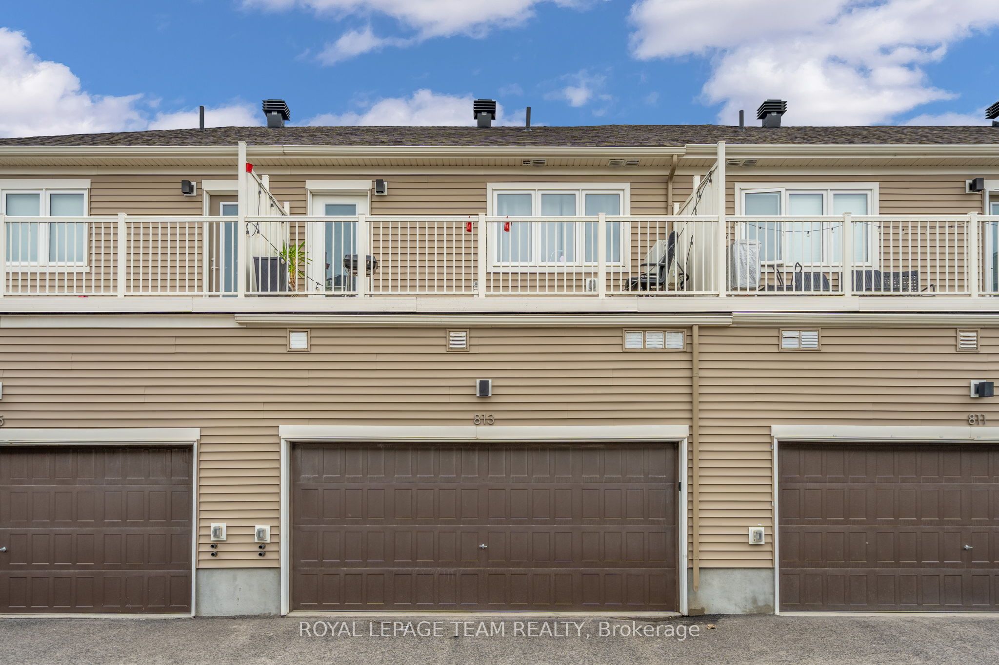 813 Beatrice Peak Court, Barrhaven, ON K2J 6T6
