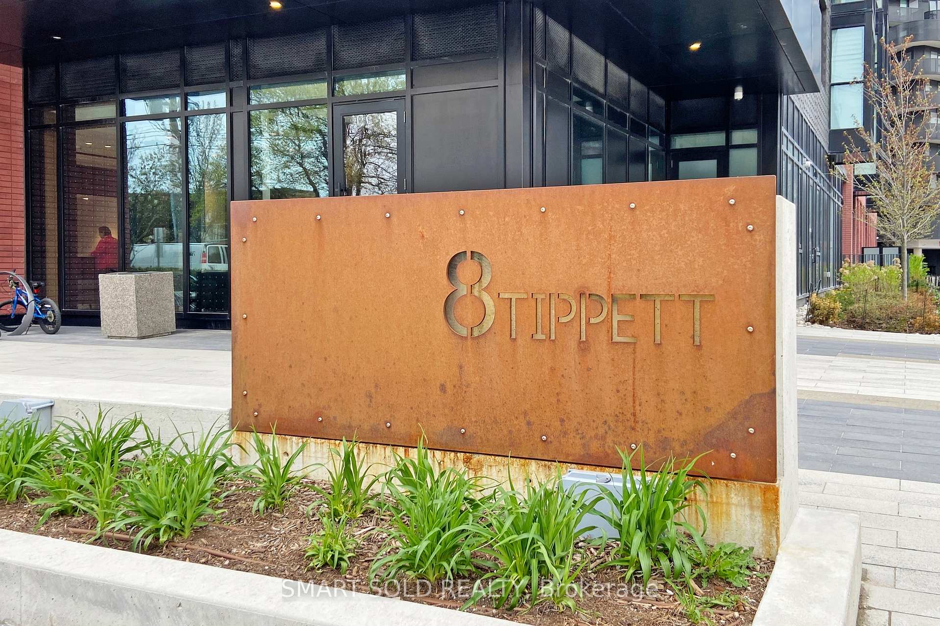 3 Bedrooms Condo at 8 Tippett, Toronto For sale