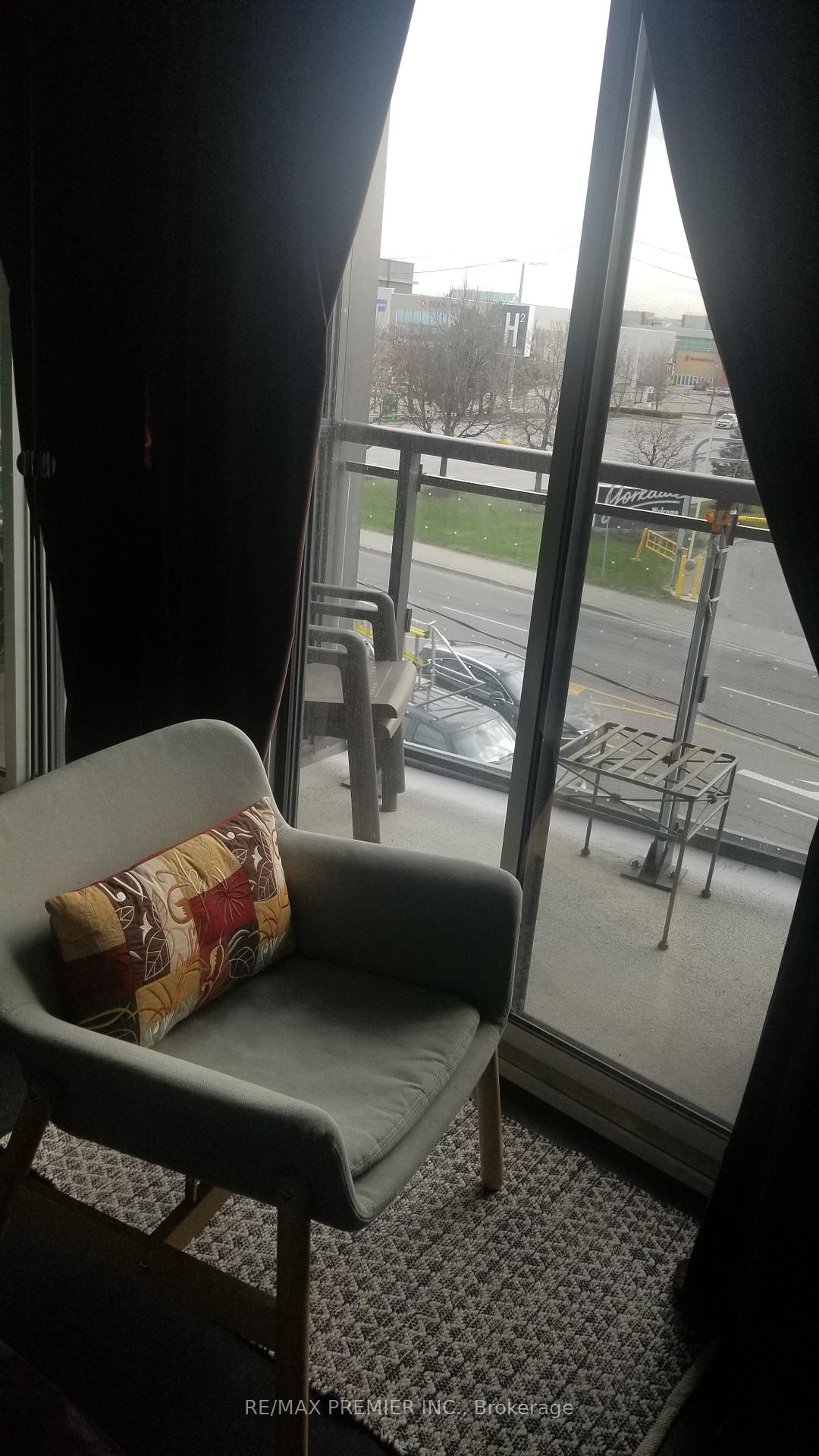 1 Bedroom Condo at 16 McAdam,  Toronto For sale