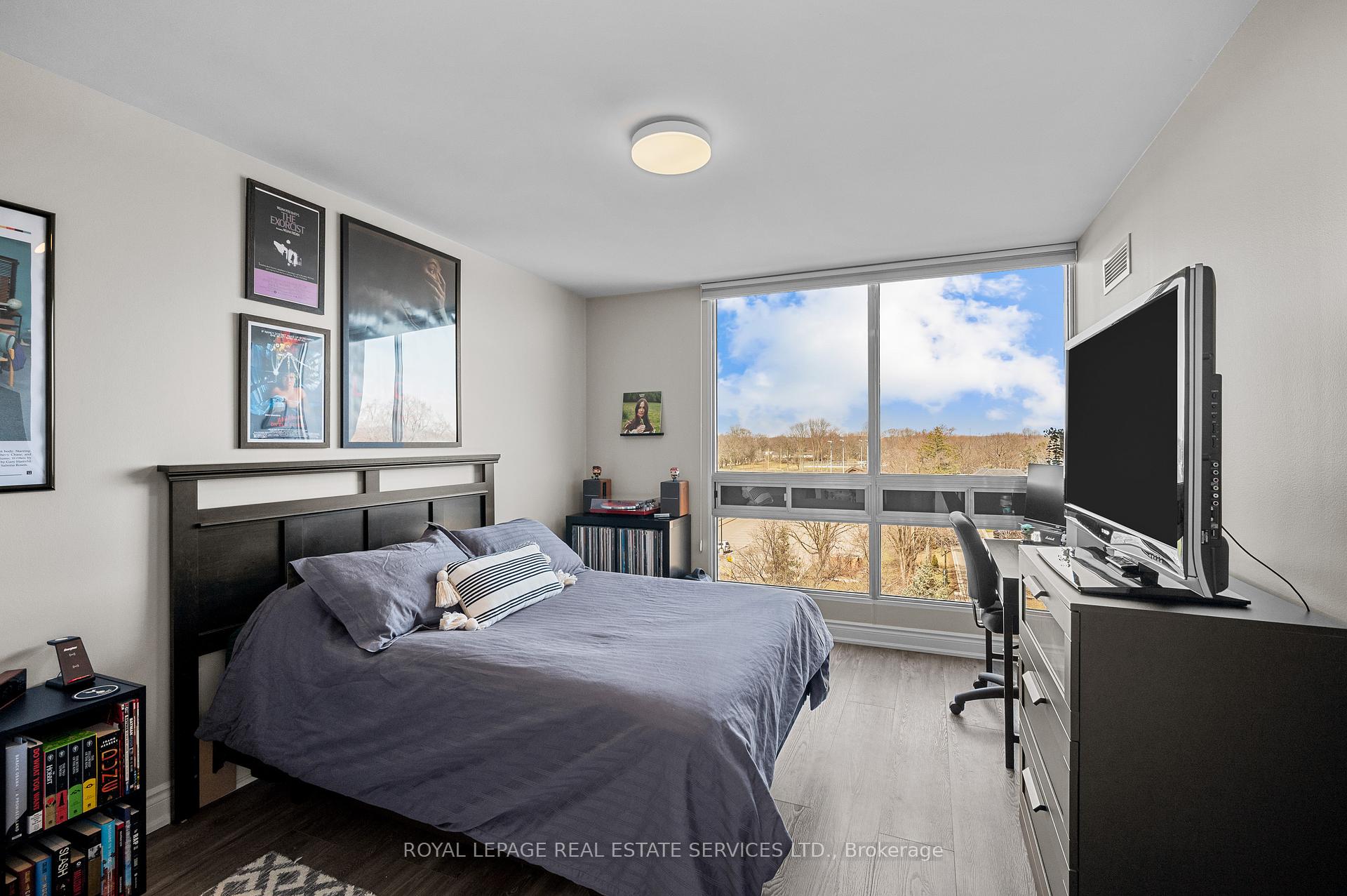 2 Bedrooms Condo at 2185 Marine,  Oakville For sale