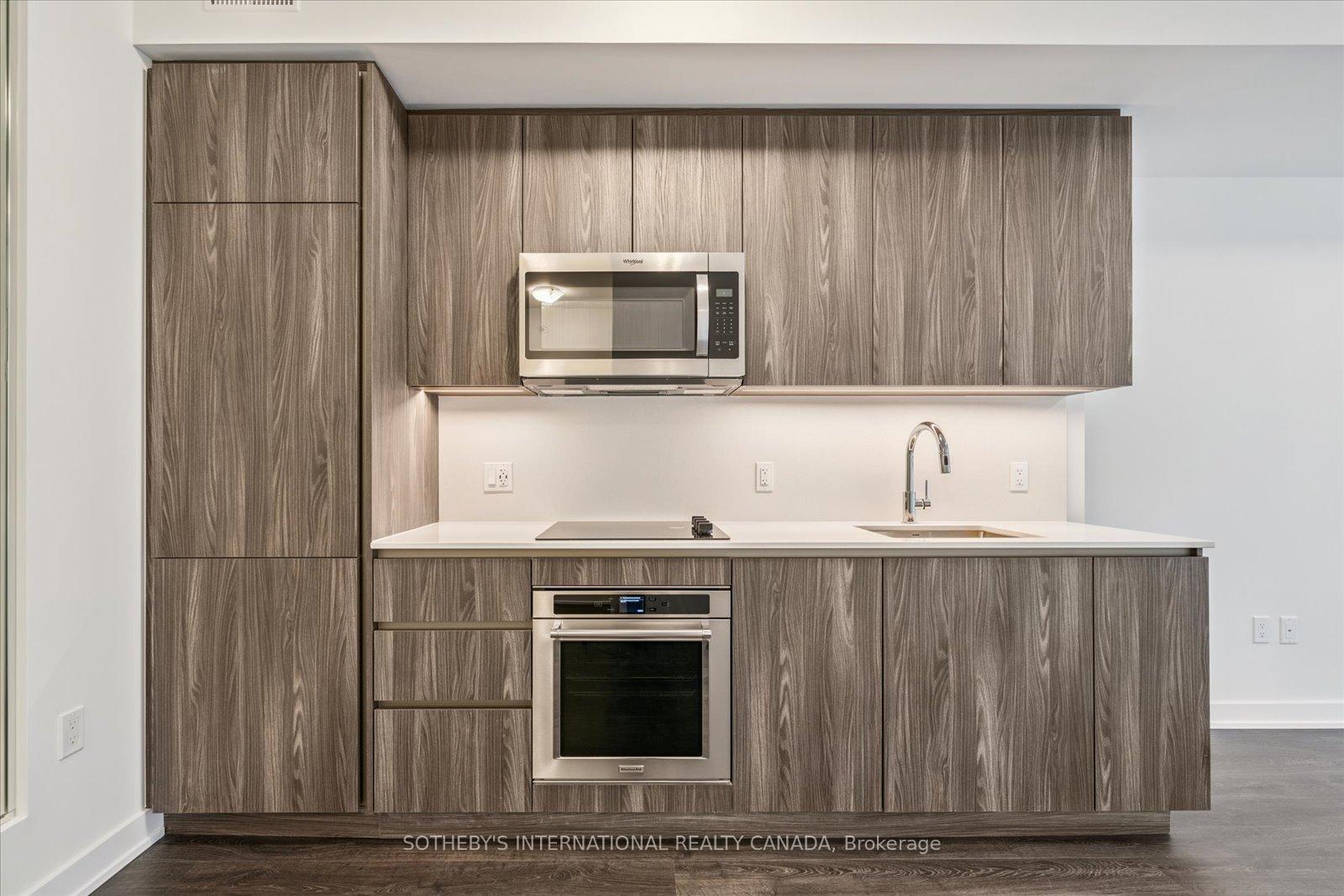 2 Bedrooms Condo at 15 Richardson, Toronto For sale