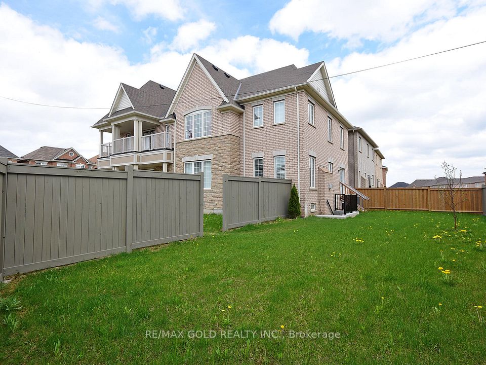 #Lower - 110 Banbridge Crescent, Brampton, ON L6X 5M2