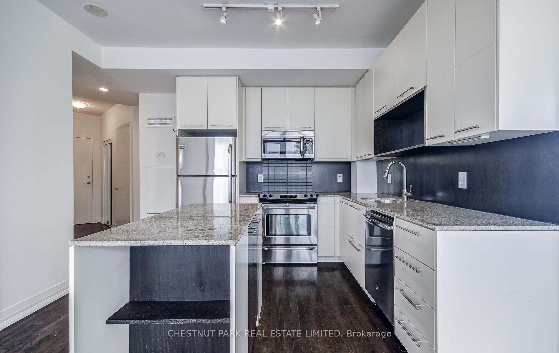 2 Bedrooms Condo at 25 Carlton, Toronto For sale
