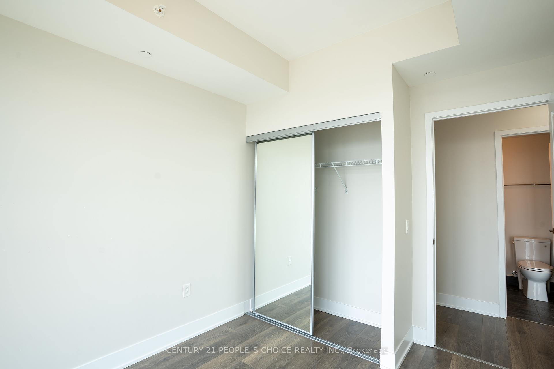3 Bedrooms Condo at 2908 Highway 7, Vaughan For sale