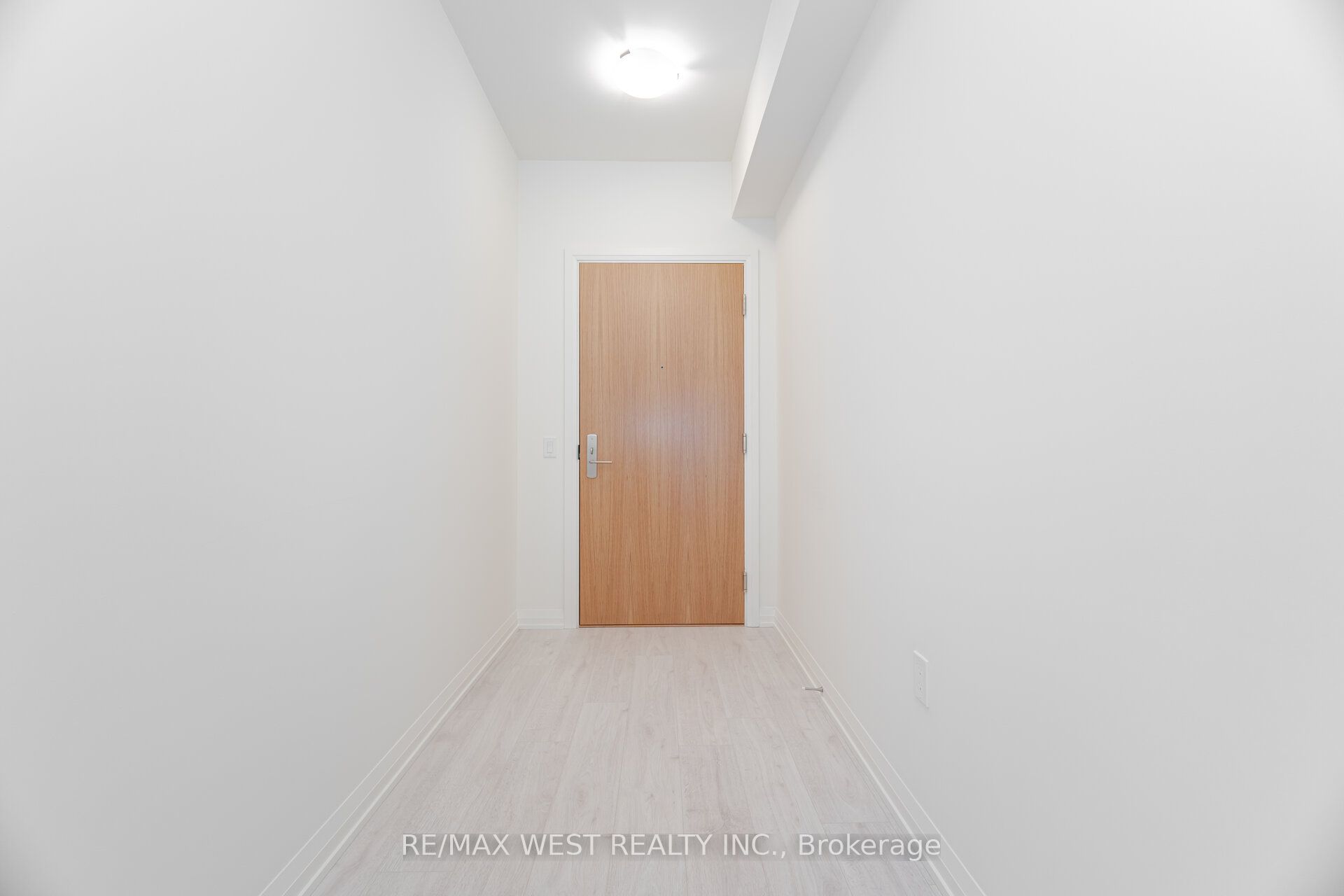 8960 Jane Street, #2201