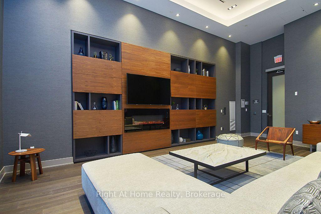 1 Bedroom Condo at 10 York,  Toronto For sale