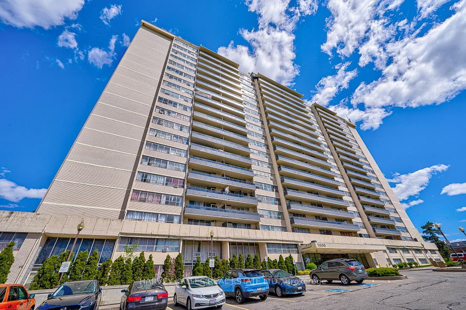 2000 Sheppard Avenue W 411