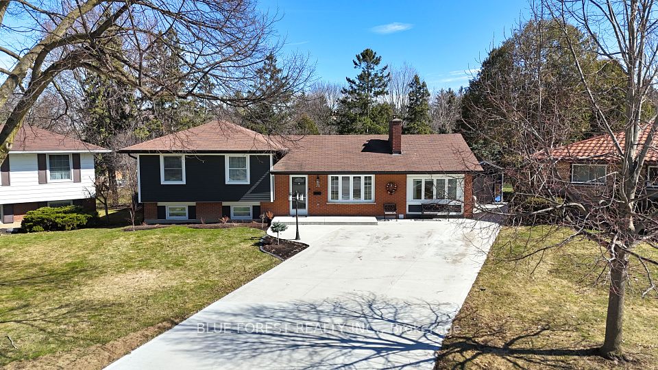 14 Rockingham Court, London South, ON N6C 4L8