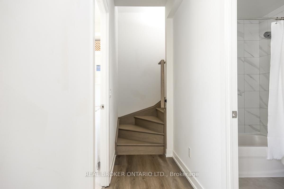 3 Bedrooms Condo at 10 Wilby, Toronto For sale
