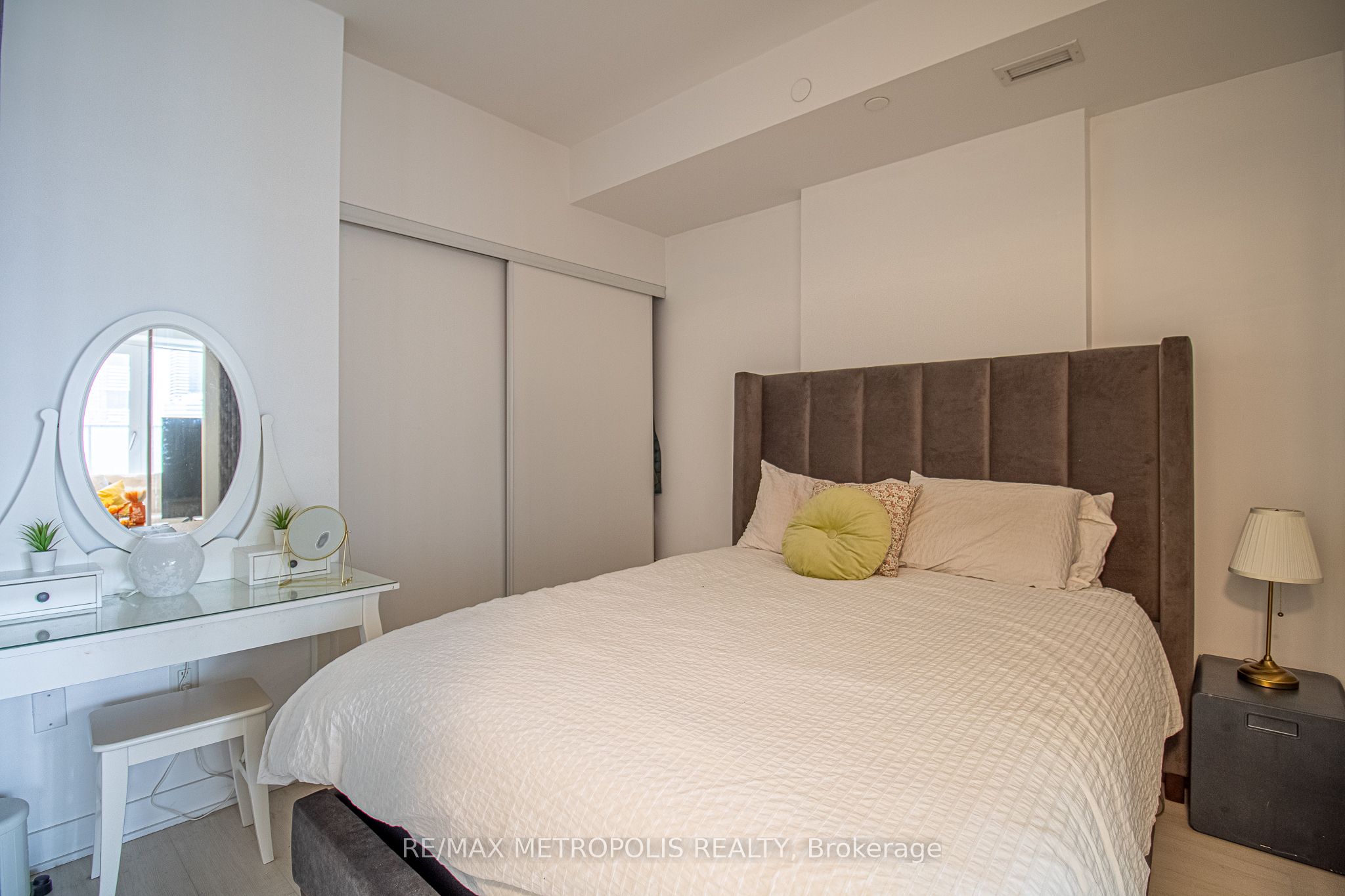 3900 Confederation Parkway, #216