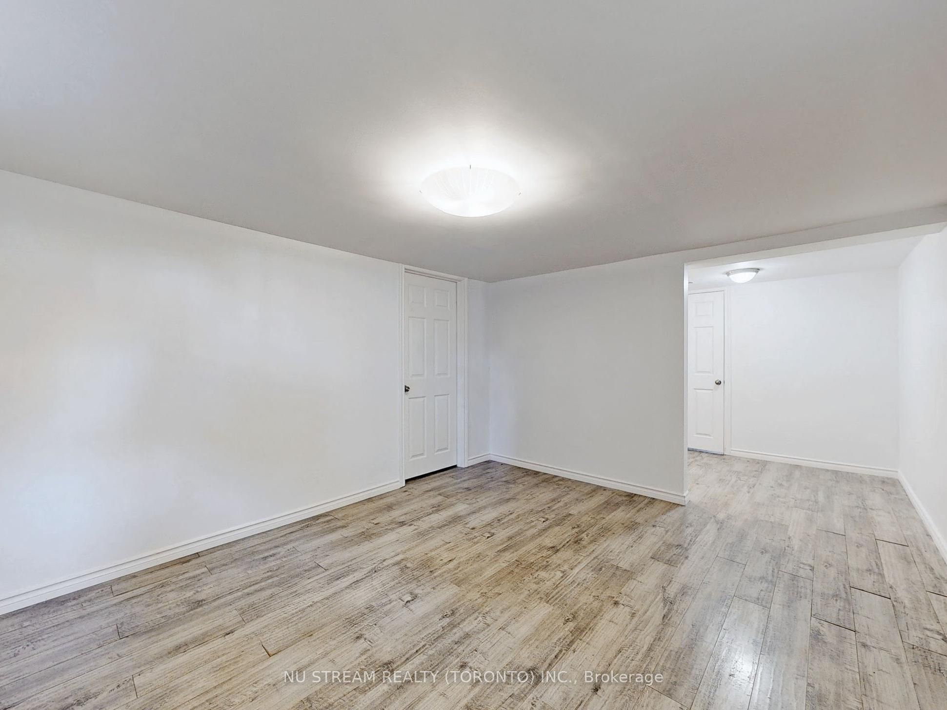 23 Mississauga Road, Mississauga, ON L5H 2H2