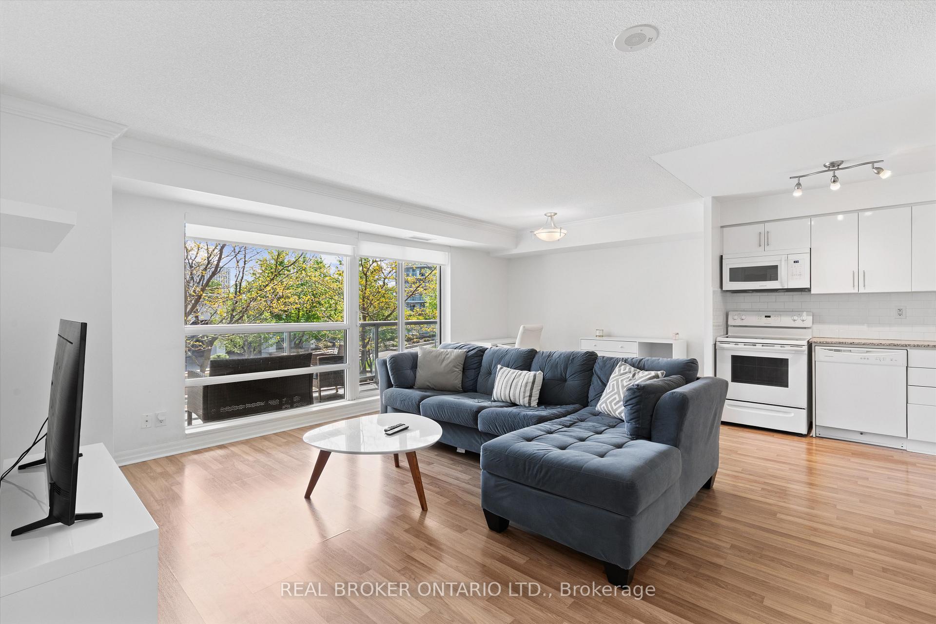 1 Bedroom Condo at 2035 Sheppard, Toronto For sale