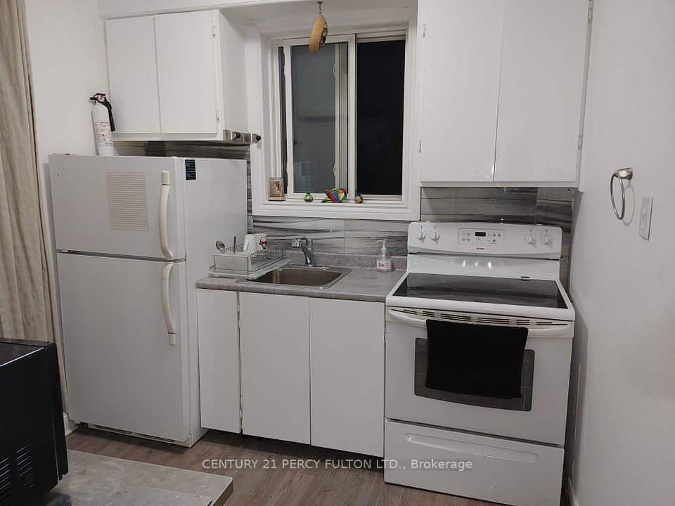752 Midland Avenue, Toronto, ON M1K 4C8