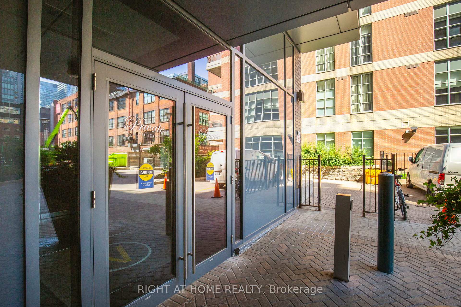 1 Bedroom Condo at 478 king, Toronto For sale