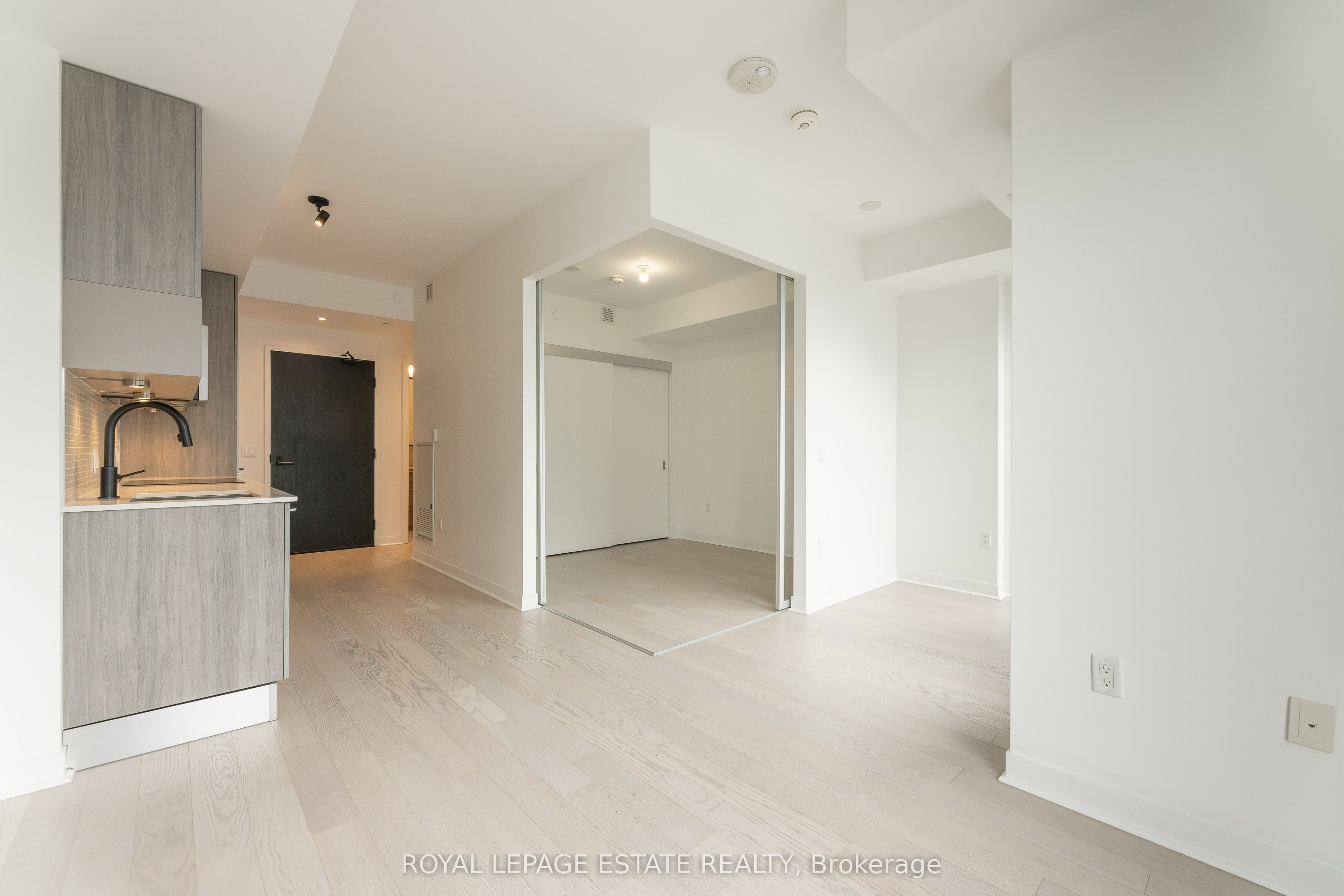 501 Adelaide Street W, #1106