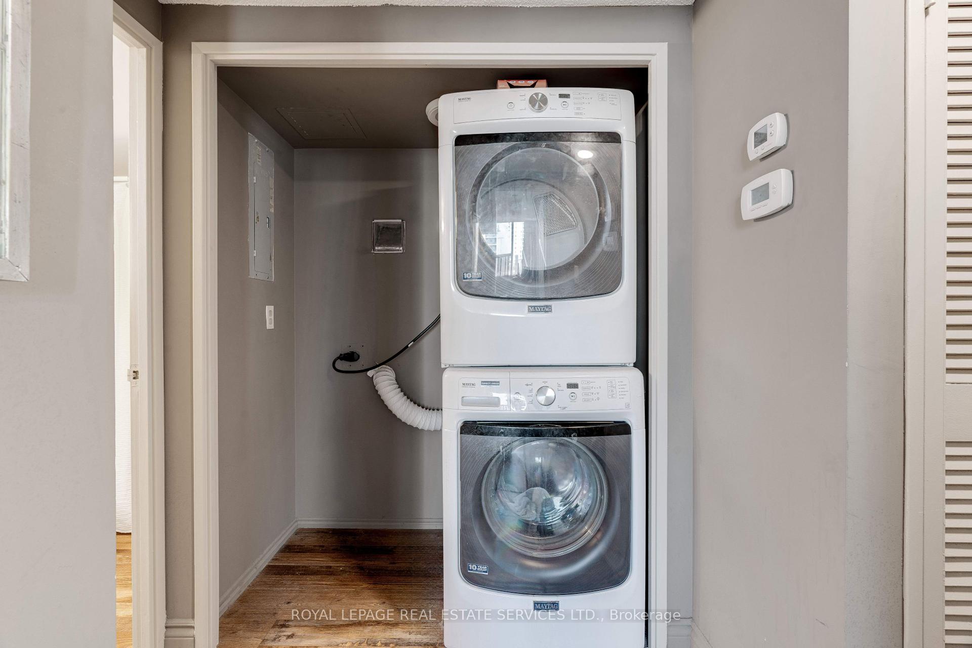 2 Bedrooms Condo at 120 Duke,  Hamilton For sale
