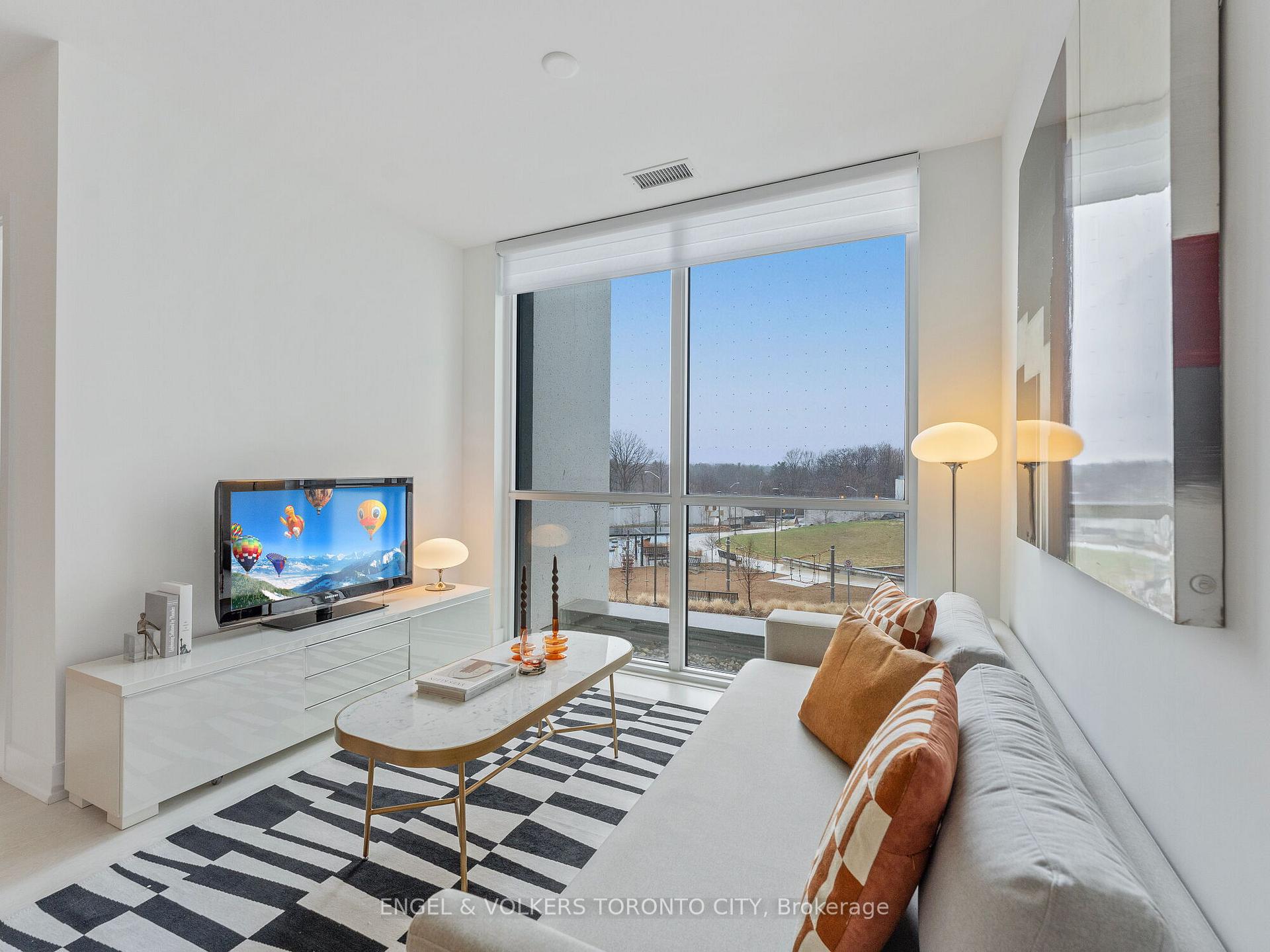 4 Bedrooms Condo at 30 Inn On The Park, Toronto For sale