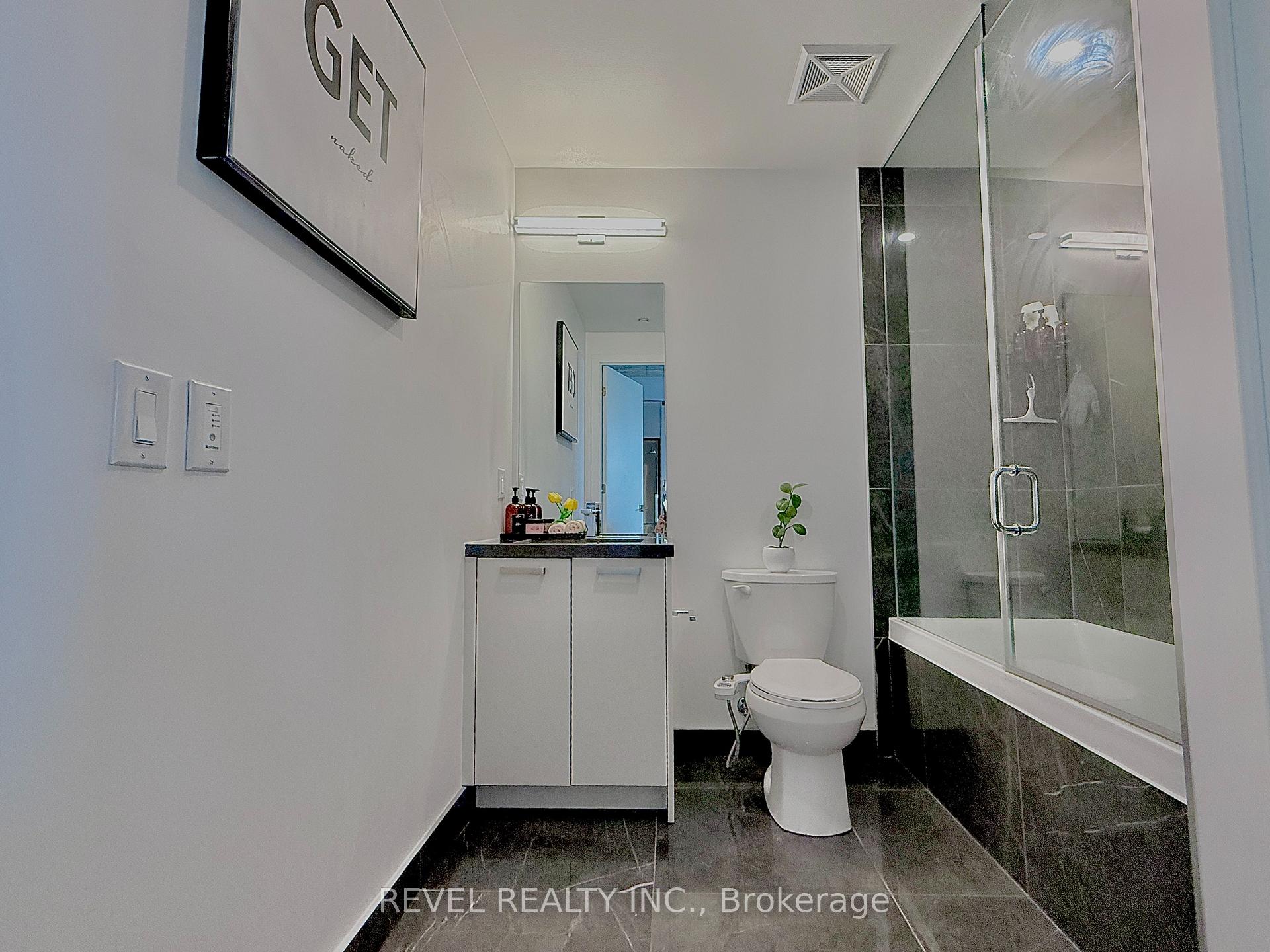 2 Bedrooms Condo at 55 Ontario, Toronto For sale