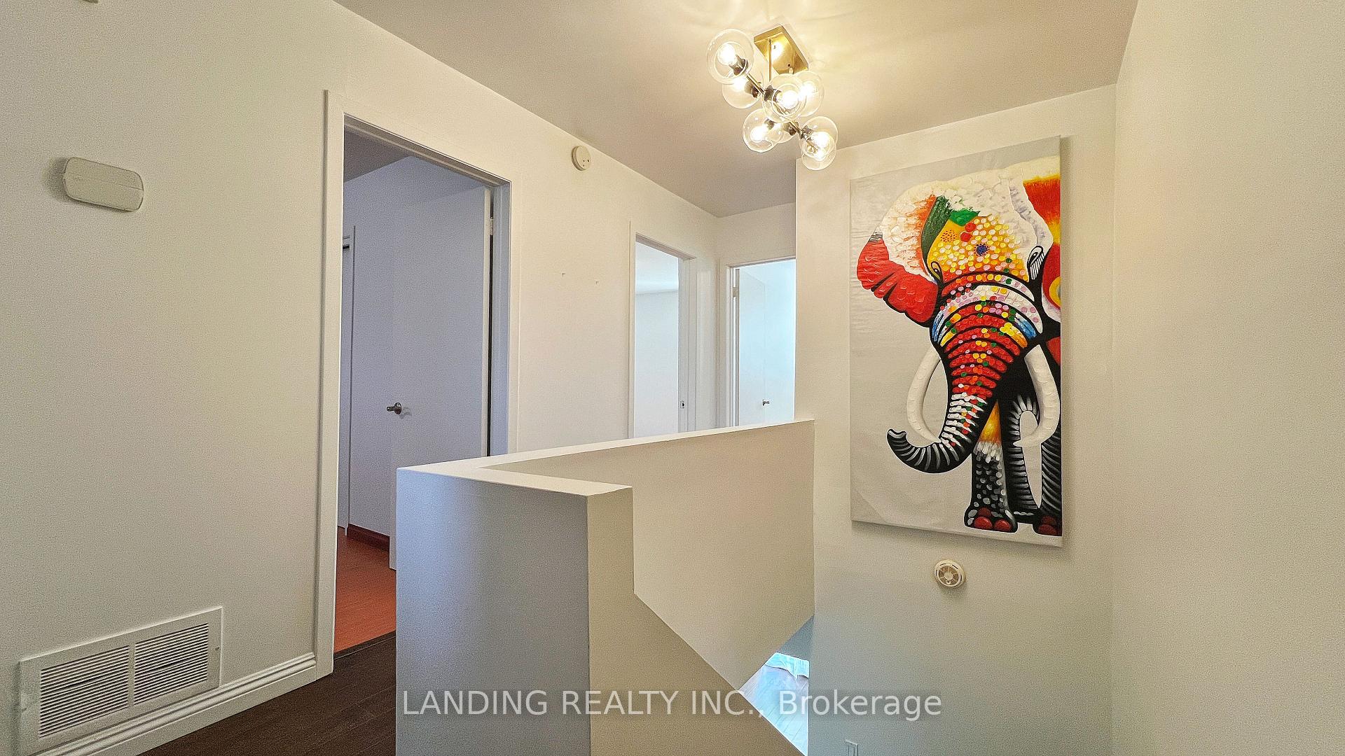 4 Bedrooms Condo at 22 KING HENRY’S, Toronto For sale
