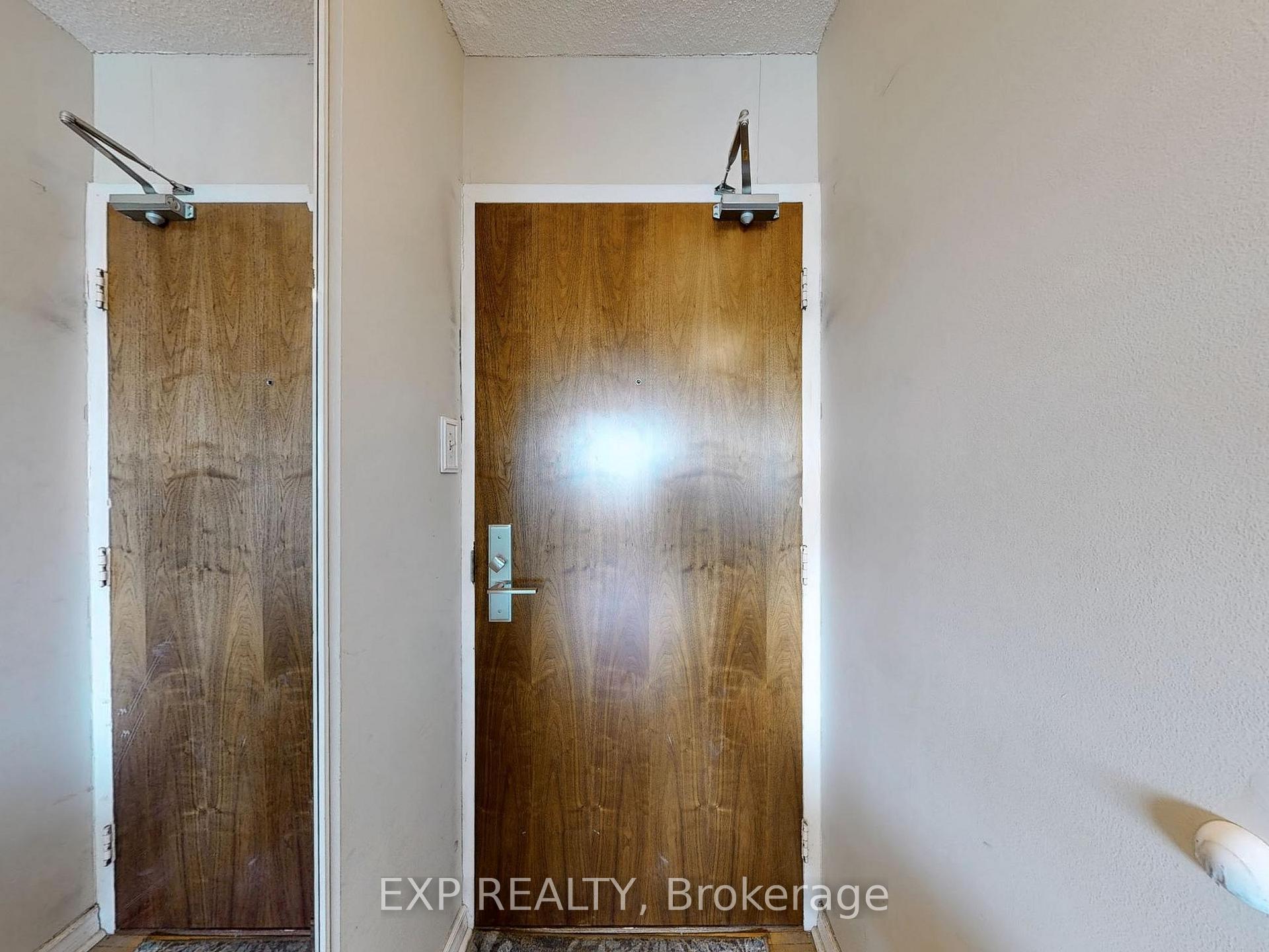 1 Bedroom Condo at 914 Yonge, Toronto For sale