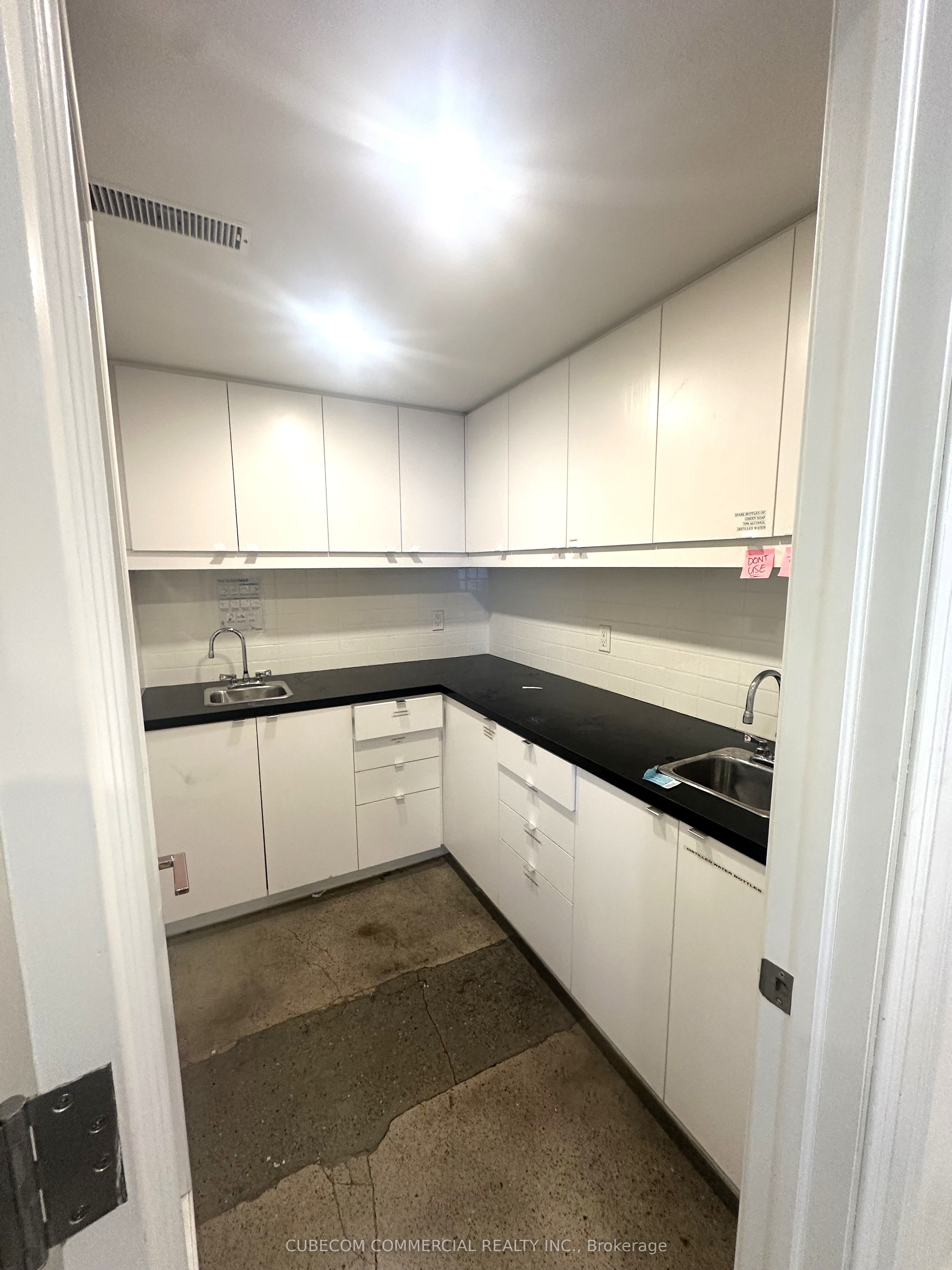 378 Yonge Street, #2nd Floor