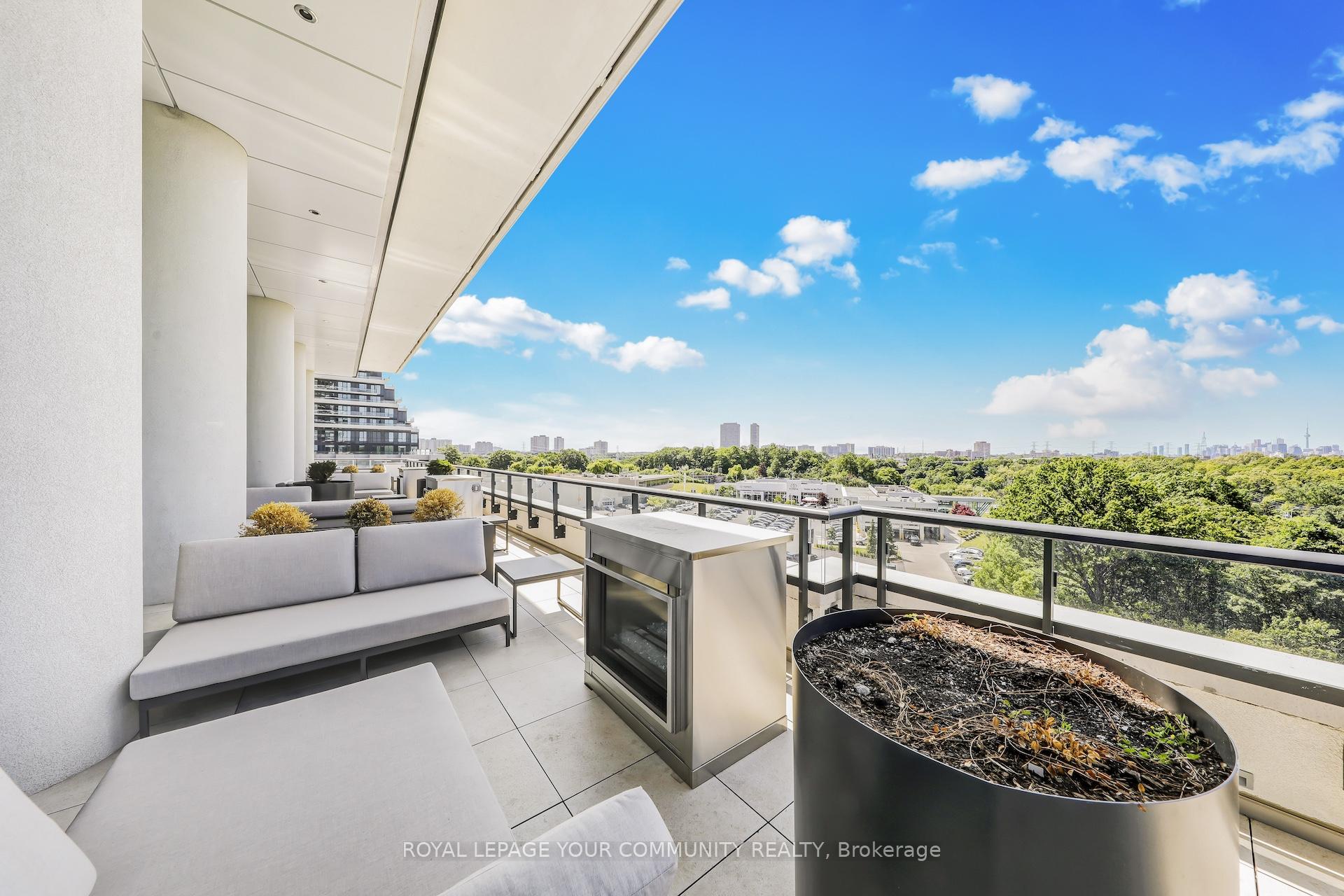3 Bedrooms Condo at 10 Inn On The Park, Toronto For sale