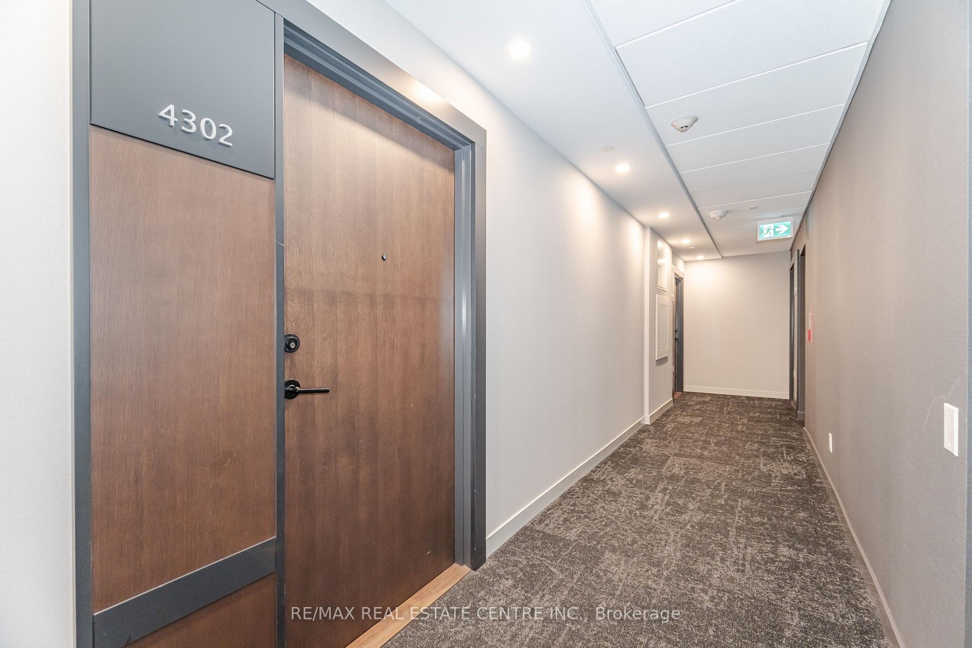 2 Bedrooms Condo at 4065 Confederation, Mississauga For sale
