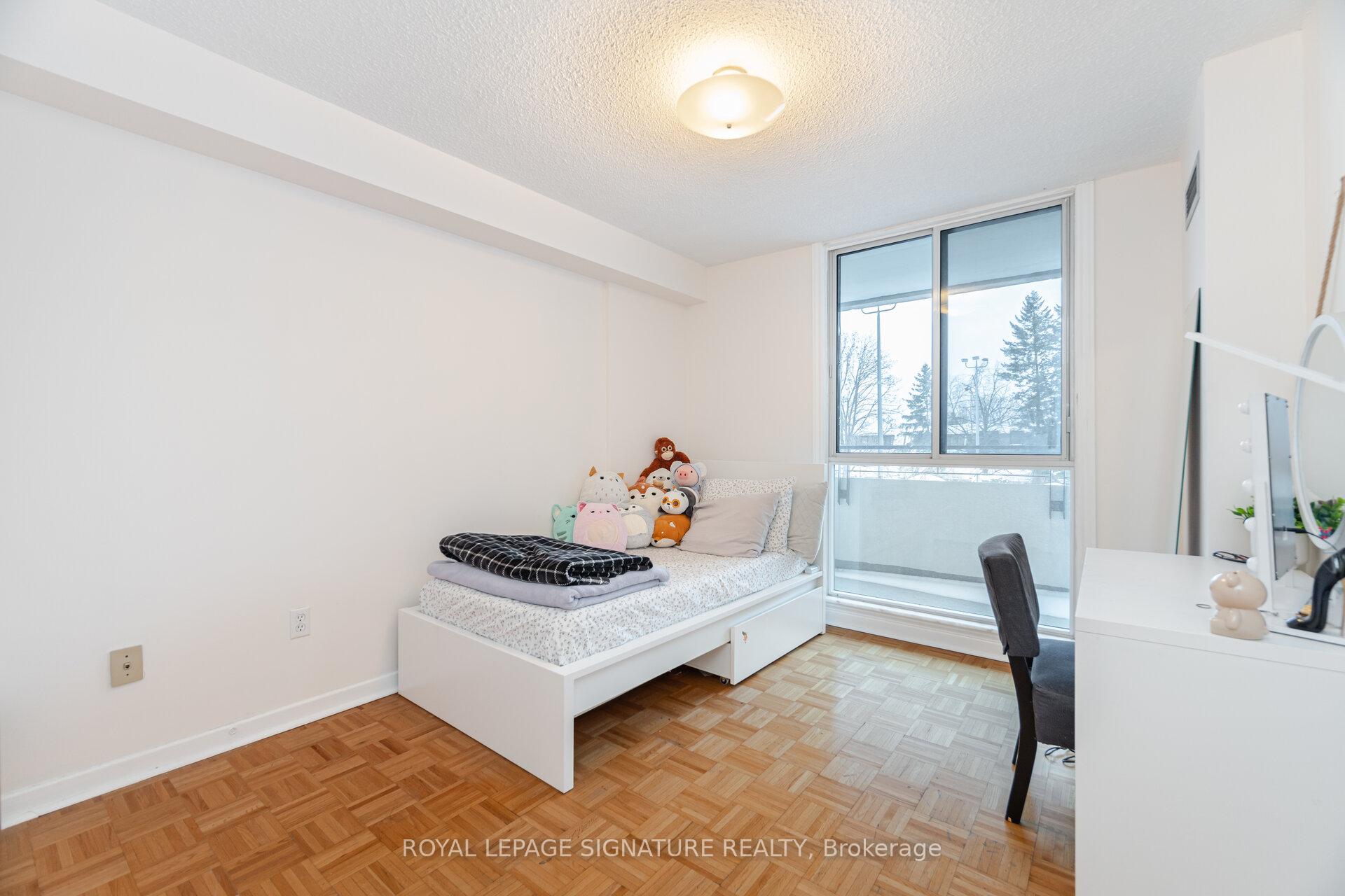4 Bedrooms Condo at 1300 Mississauga Valley,  Mississauga For sale