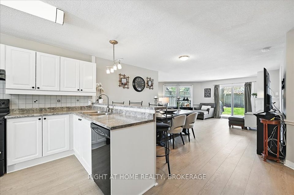 1210 Thorpe