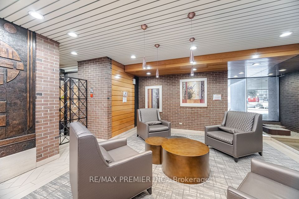 #1905 - 270 Scarlett Road, Toronto, ON M6N 4X7