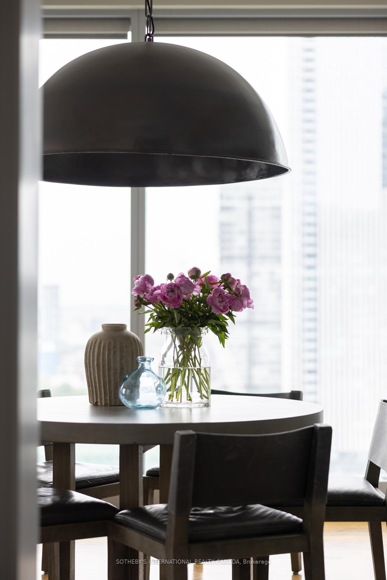 2 Bedrooms Condo at 183 Wellington, Toronto For sale