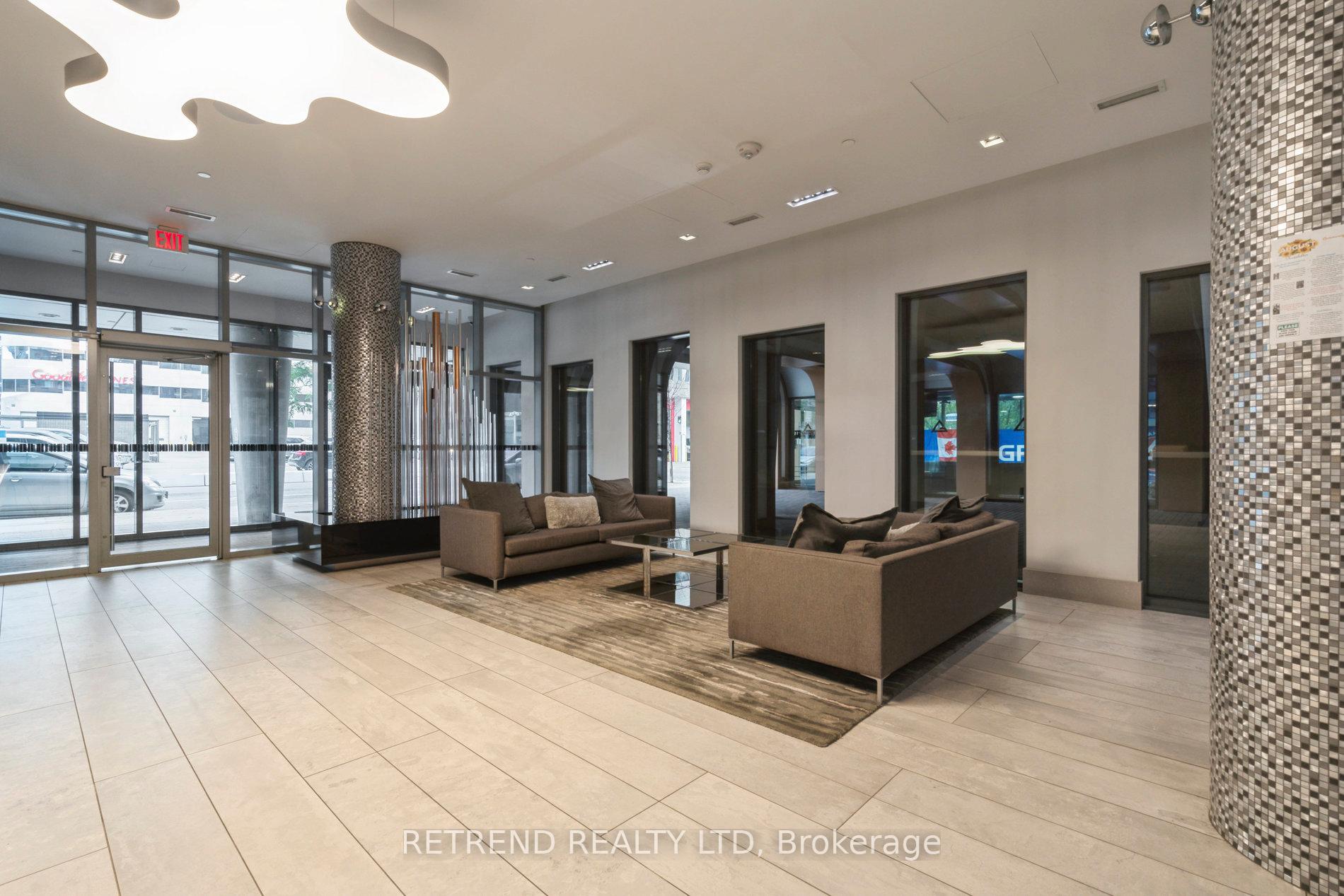 3 Bedrooms Condo at 525 Adelaide, Toronto For sale