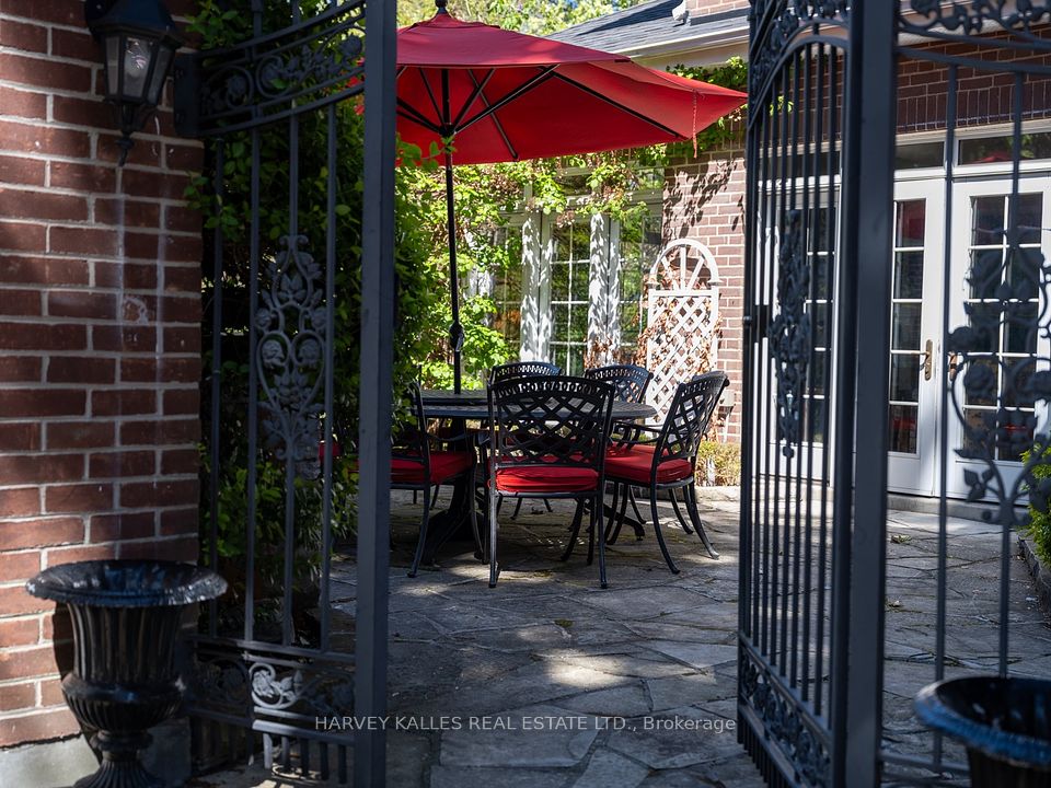 250 Warren Road