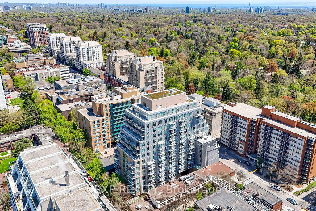 2 Bedrooms Condo at 68 Merton, Toronto For sale
