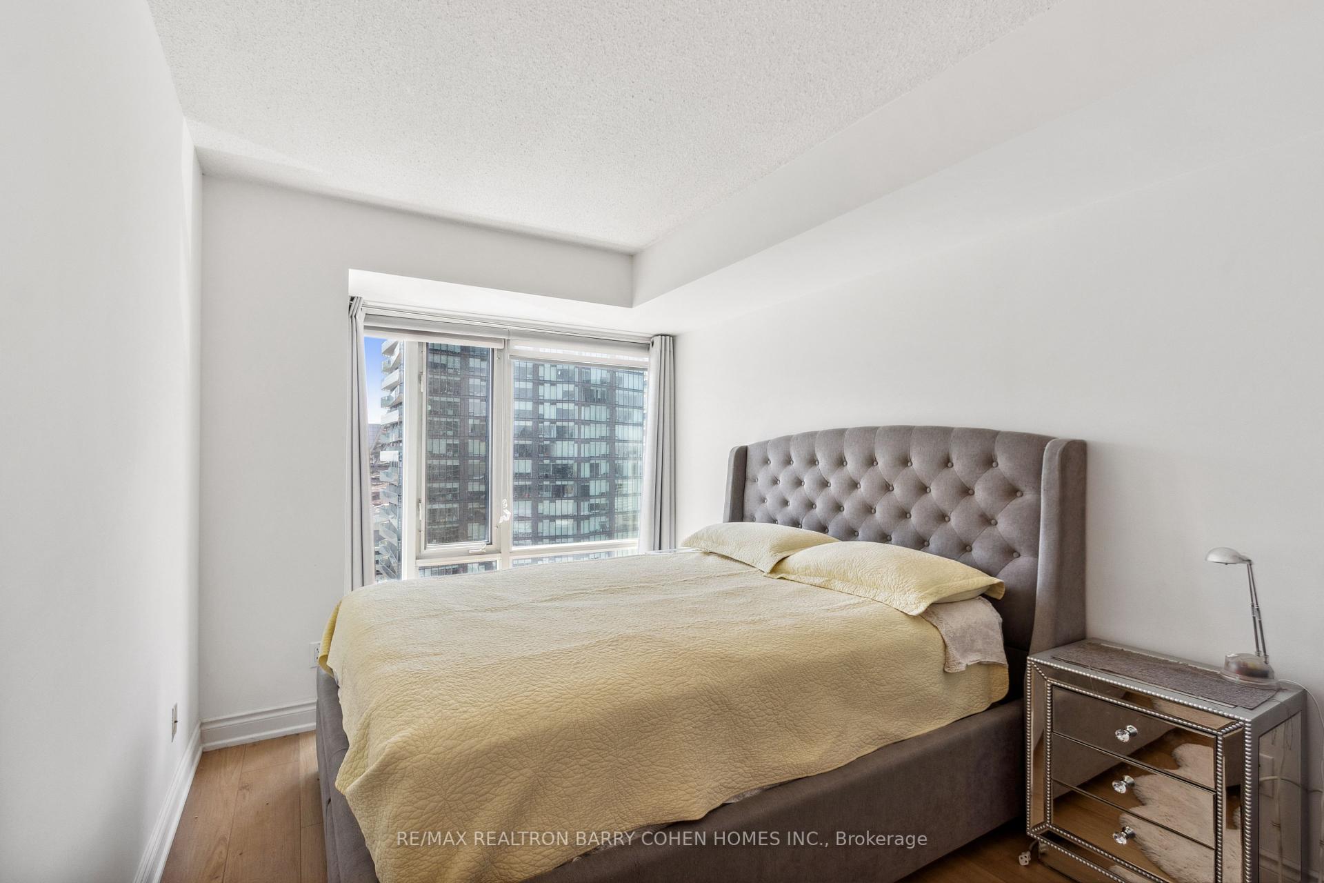 1 Bedroom Condo at 210 Victoria, Toronto For sale