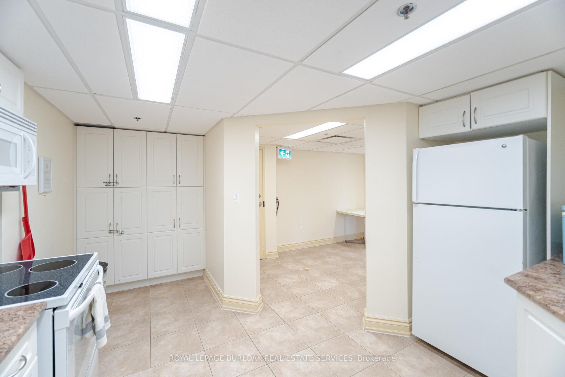 2 Bedrooms Condo at 1230 Marlborough, Oakville For sale