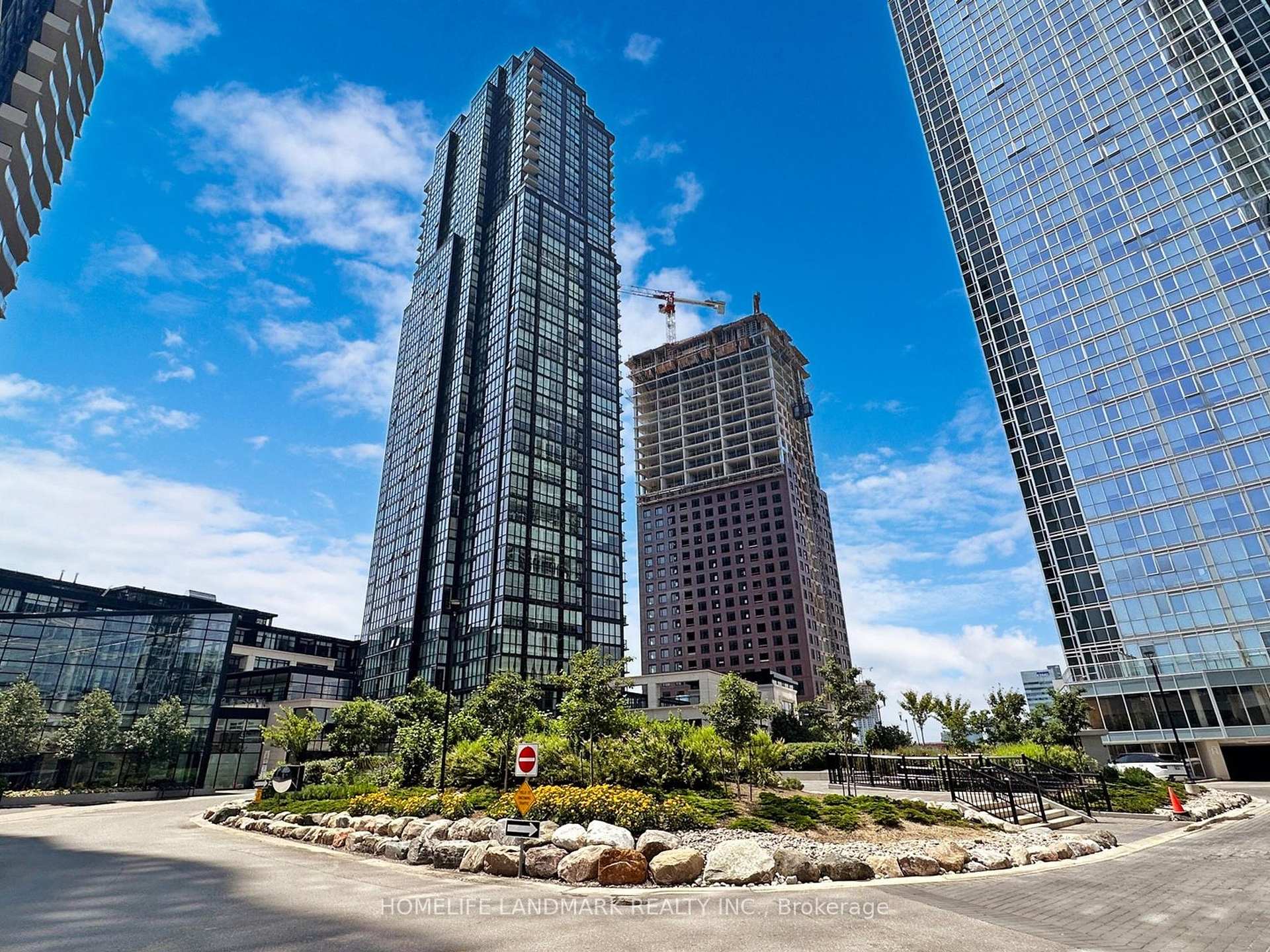 2 Bedrooms Co-op at 2910 Highway 7, Vaughan For sale