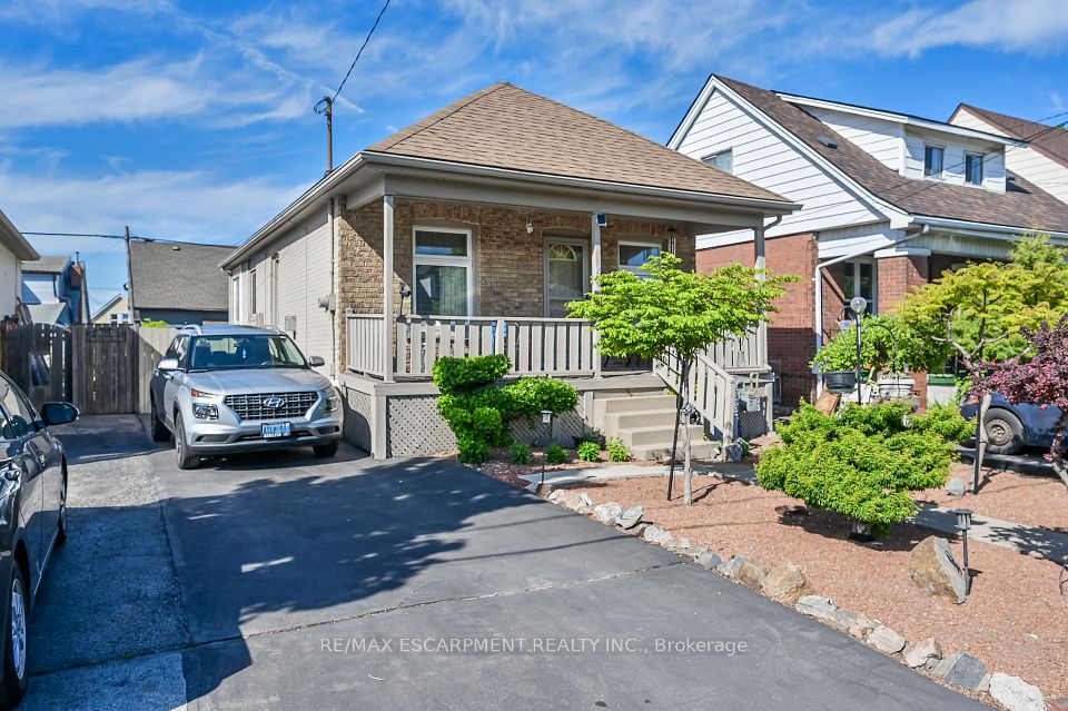 49 Craigmiller Avenue, Hamilton, ON L8L 3H9