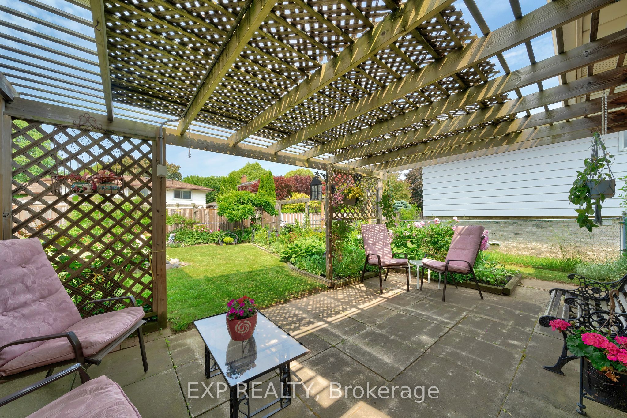 485 Grantham Avenue