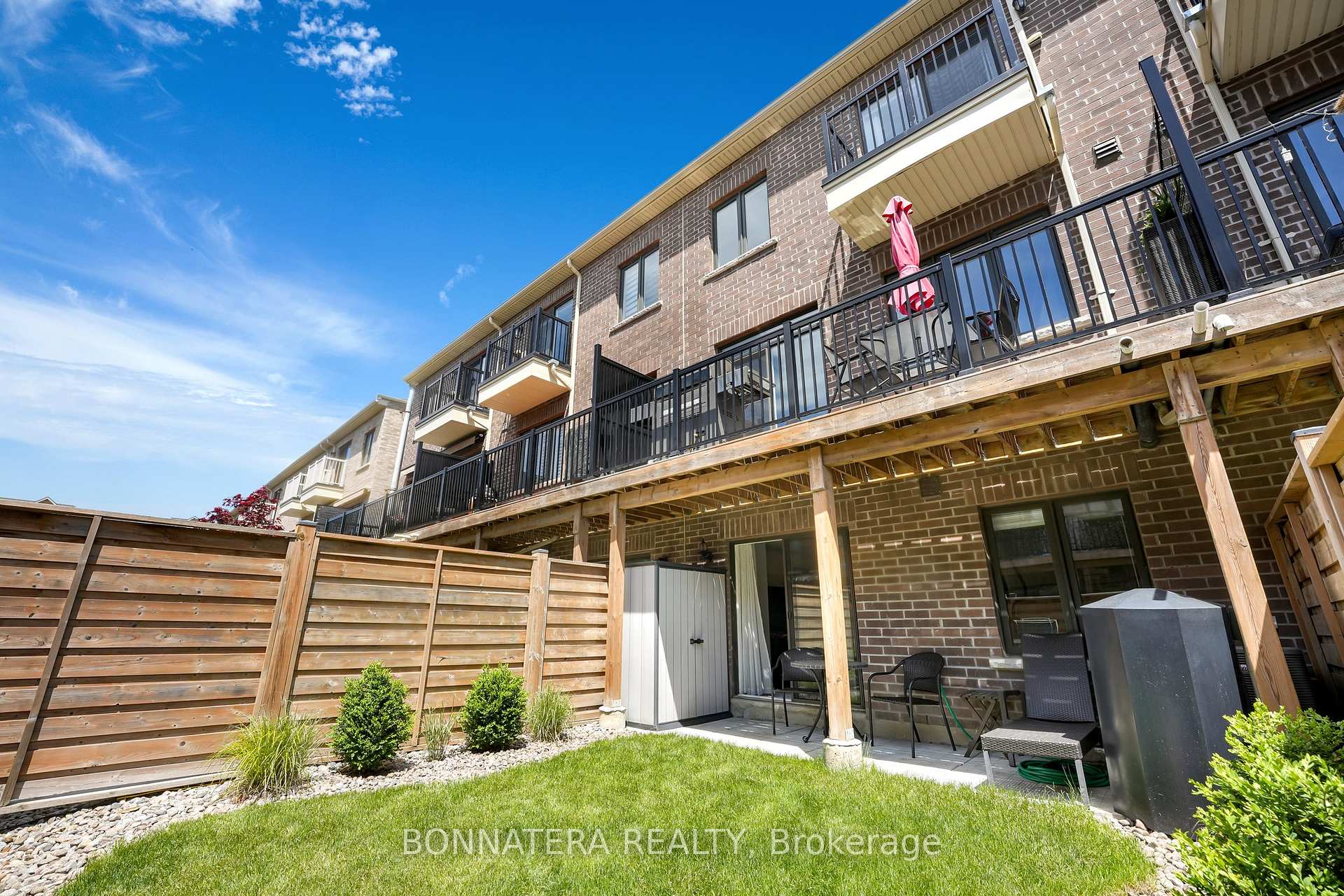4 Bedrooms Condo at 10 Augustus, Toronto For sale