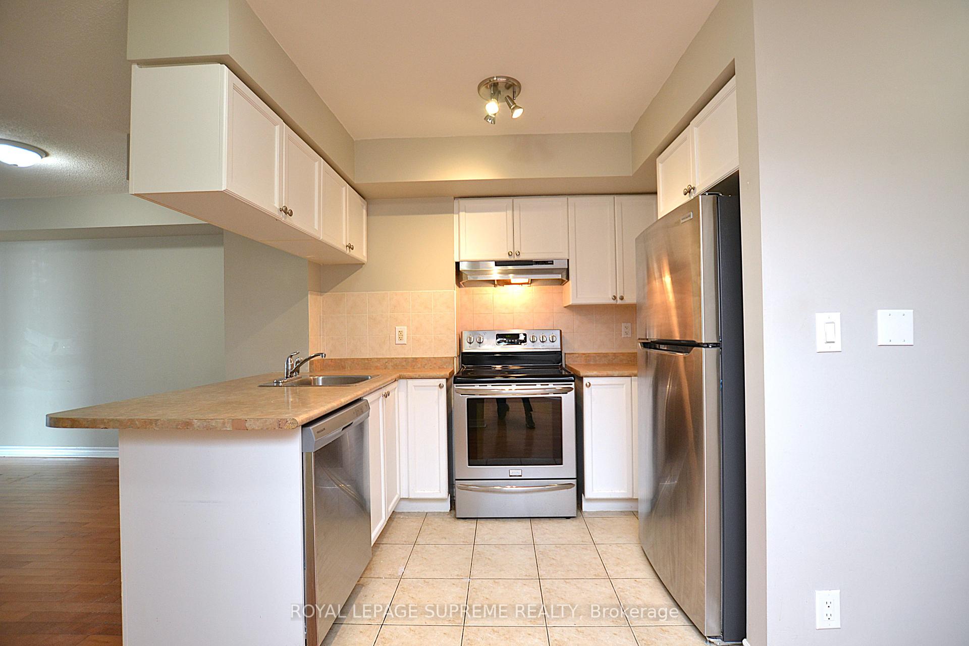 2 Bedrooms Condo at 1 Elm, Mississauga For sale