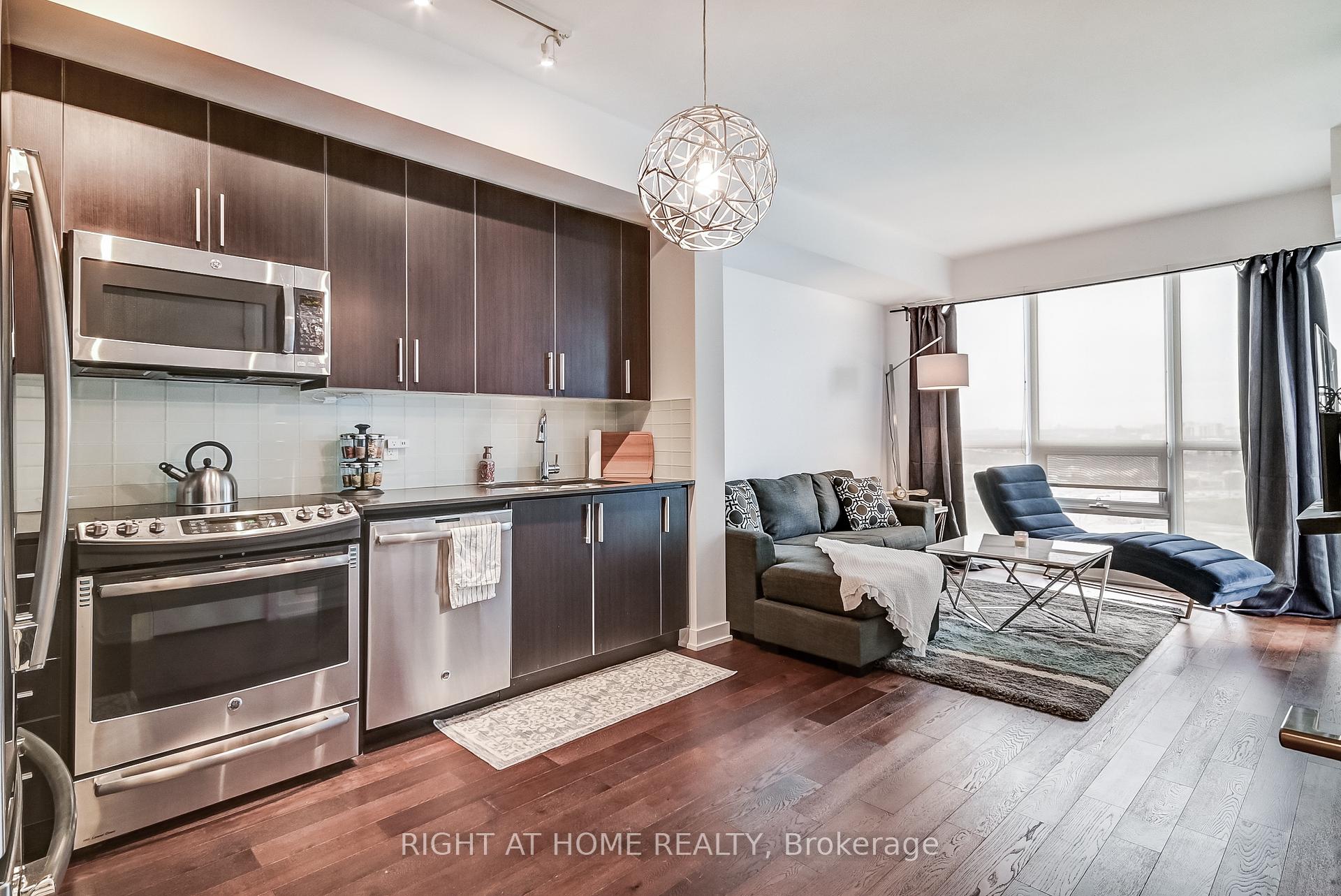 2 Bedrooms Condo at 2212 Lake Shore, Toronto For sale