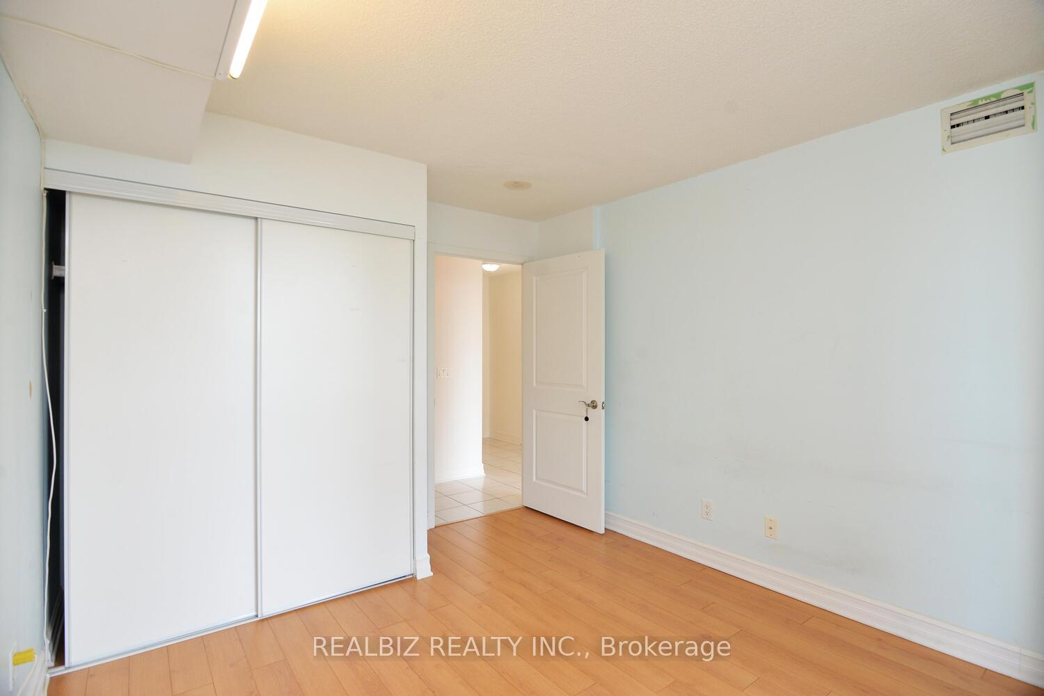 3 Bedrooms Condo at 4968 Yonge, Toronto For sale