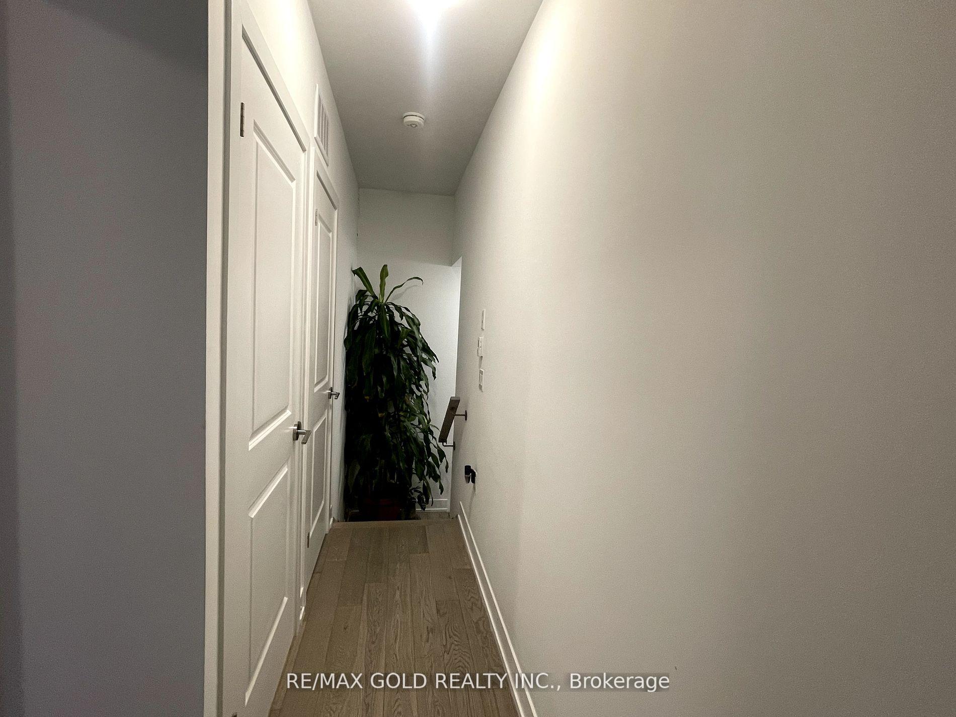 2 Bedrooms Condo at 1115 Douglas McCurdy Comm, Mississauga For sale