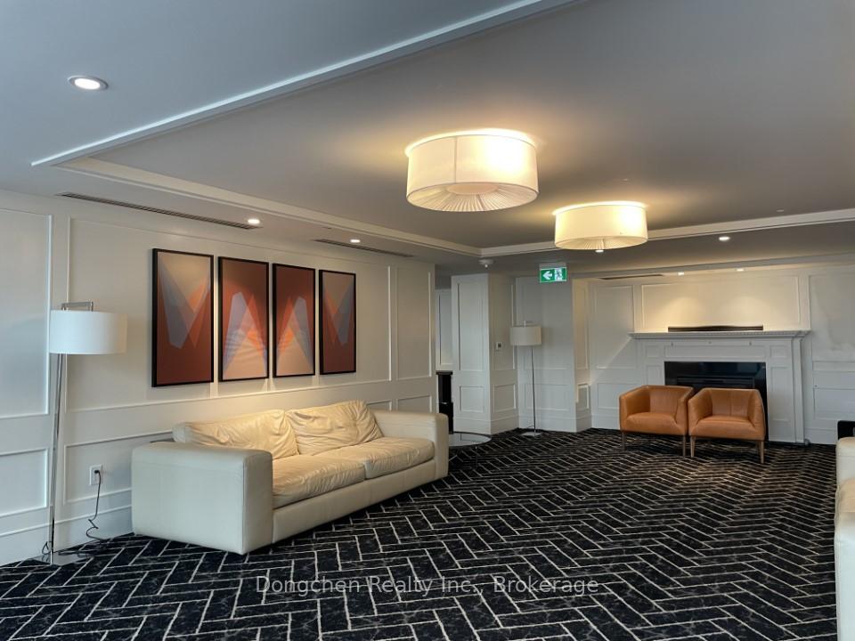 2 Bedrooms Condo at 955 Bay,  Toronto For sale