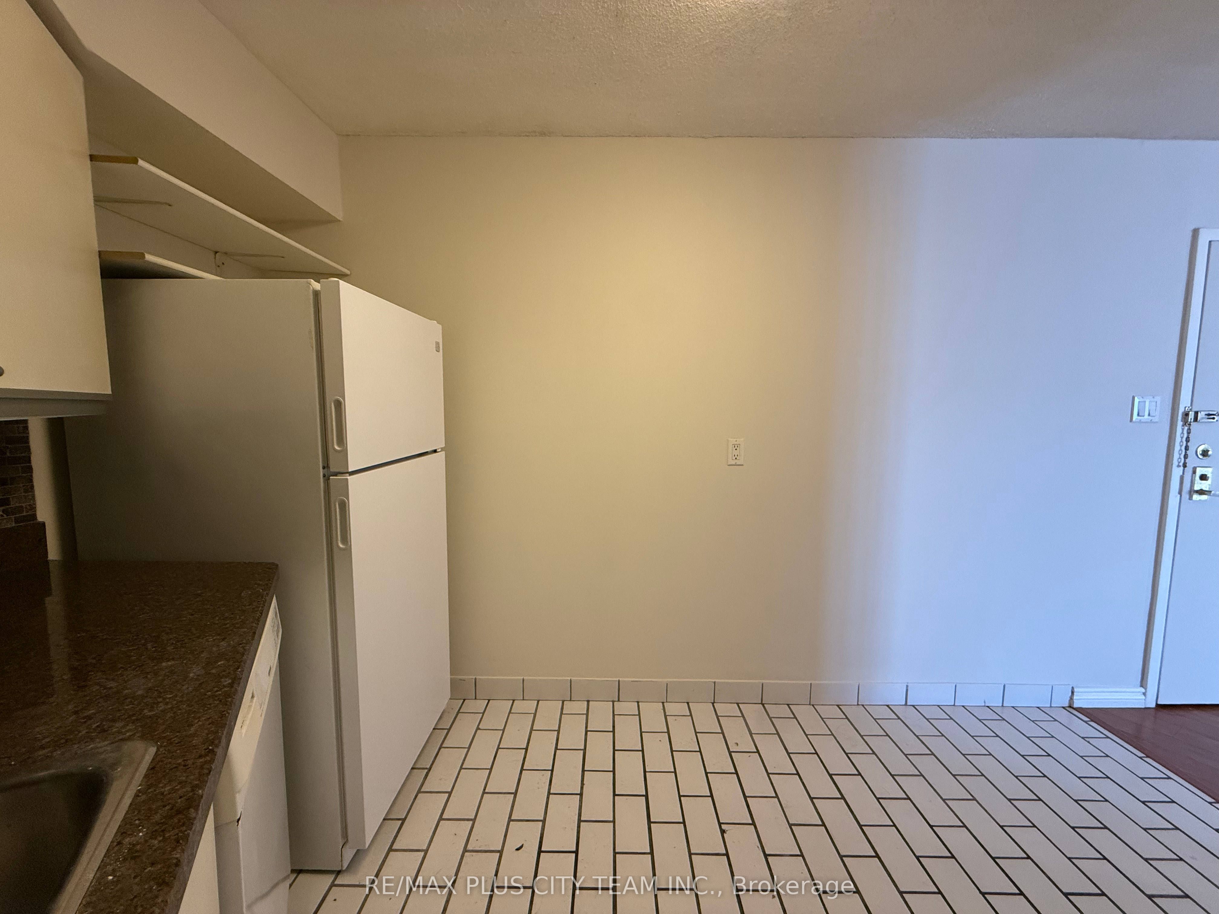 260 Queens Quay W, #2103
