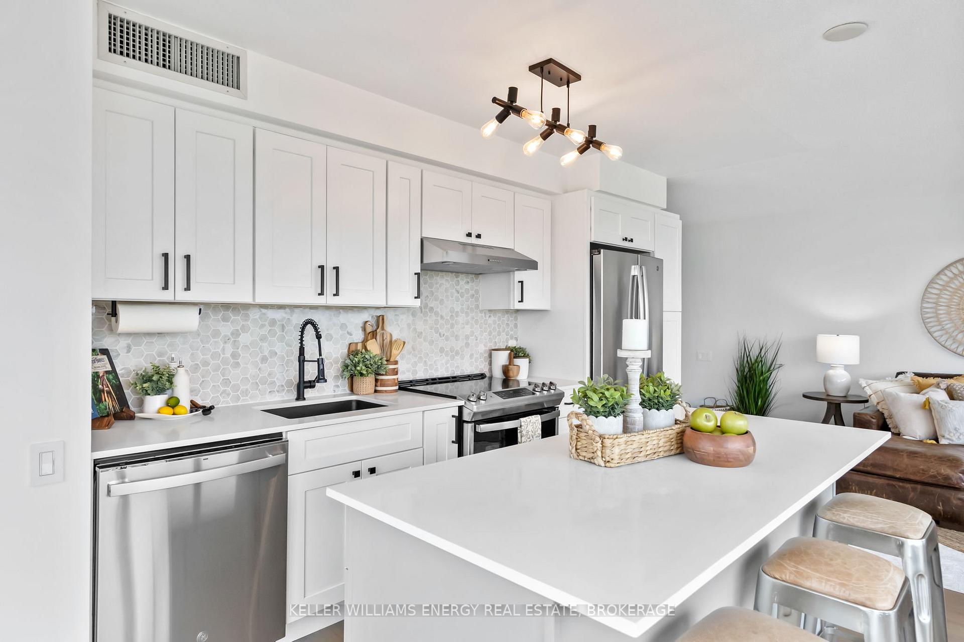 2 Bedrooms Condo at 1048 Broadview, Toronto For sale